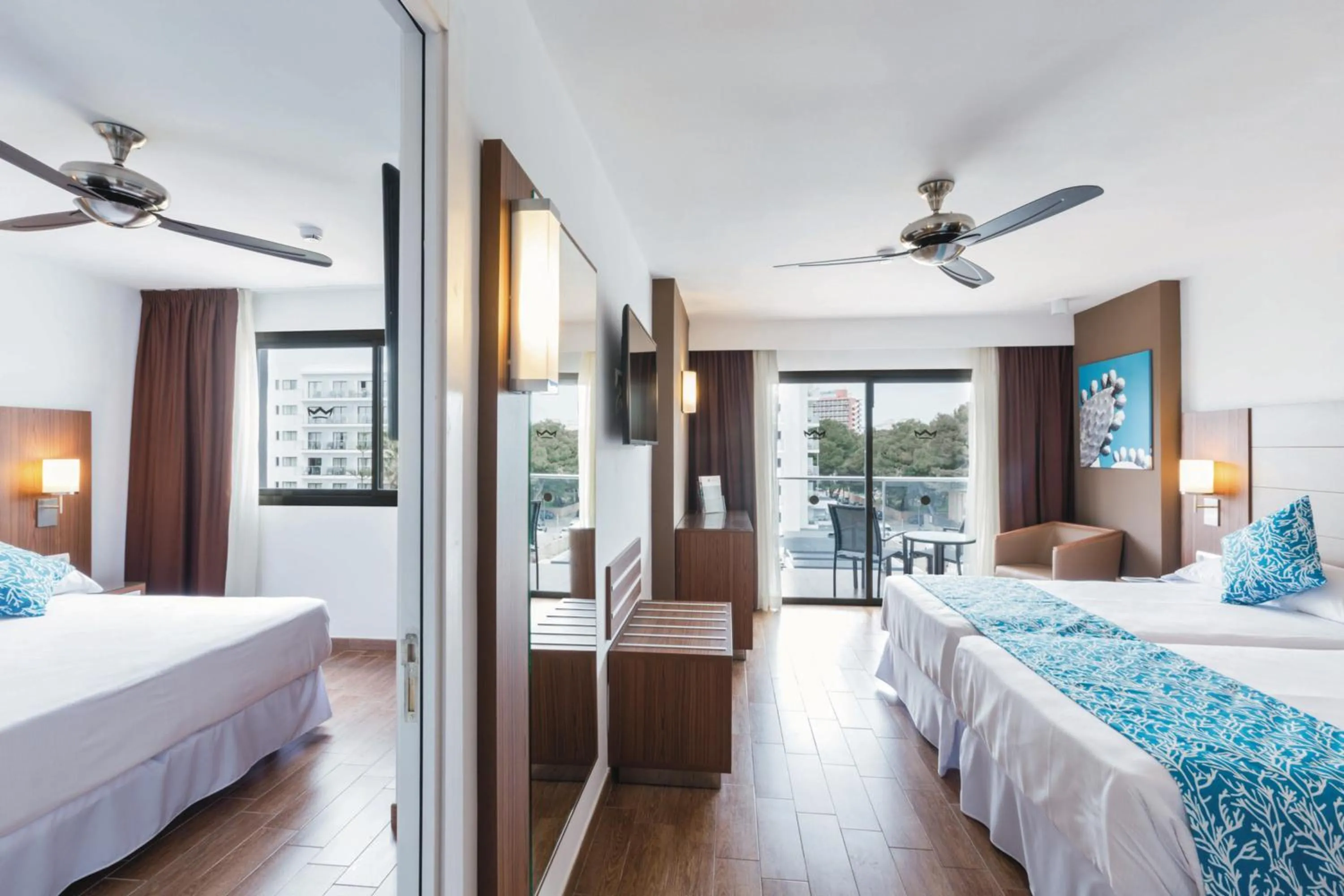 Bed in Hotel Riu Bravo - 0'0 All Inclusive