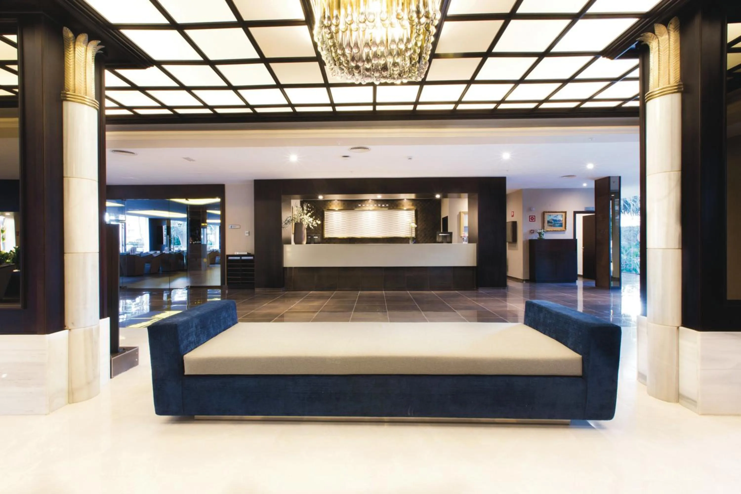 Lobby or reception in Hotel Riu Bravo - 0'0 All Inclusive