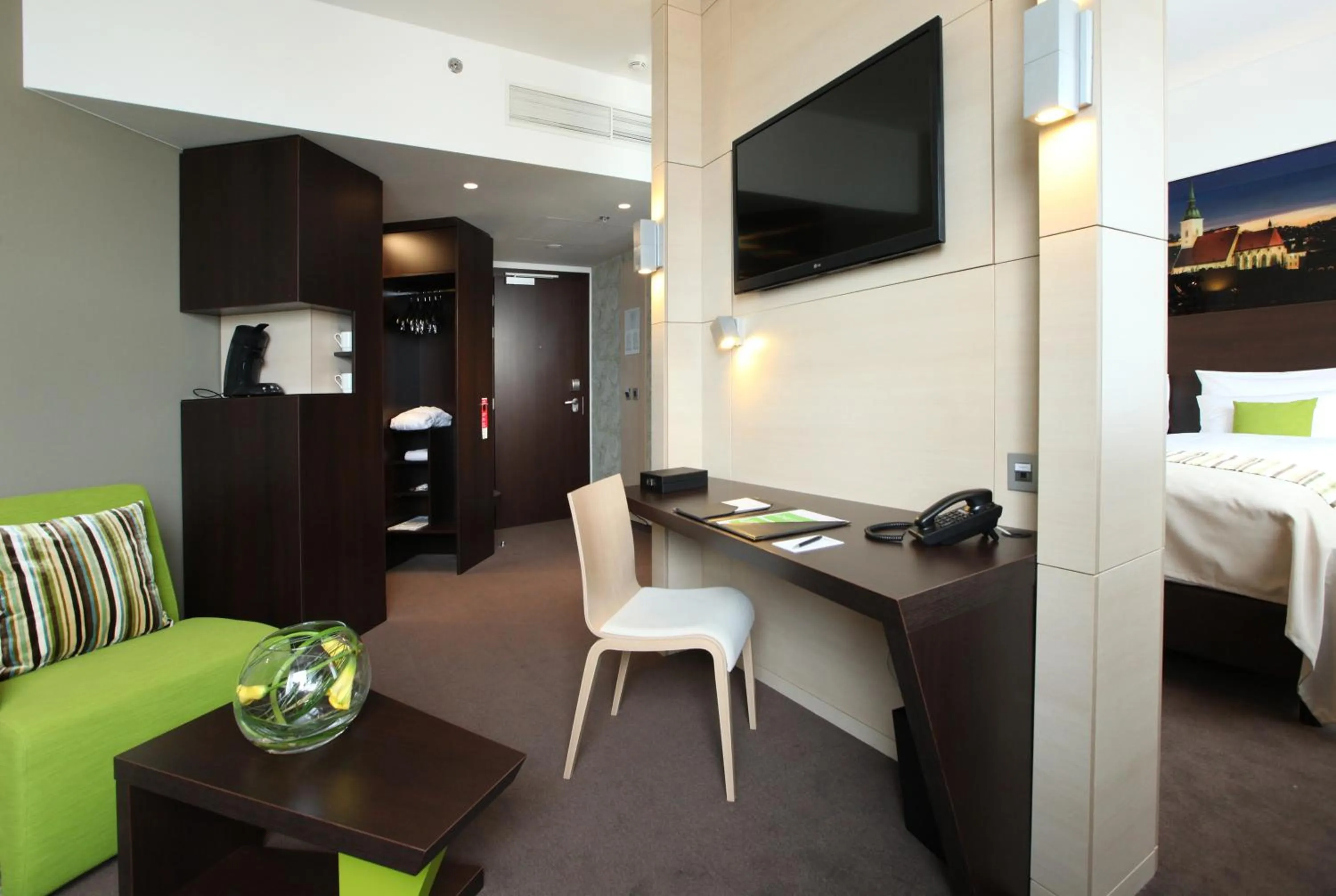 Photo of the whole room, Bed in Lindner Hotel Bratislava, part of JdV by Hyatt