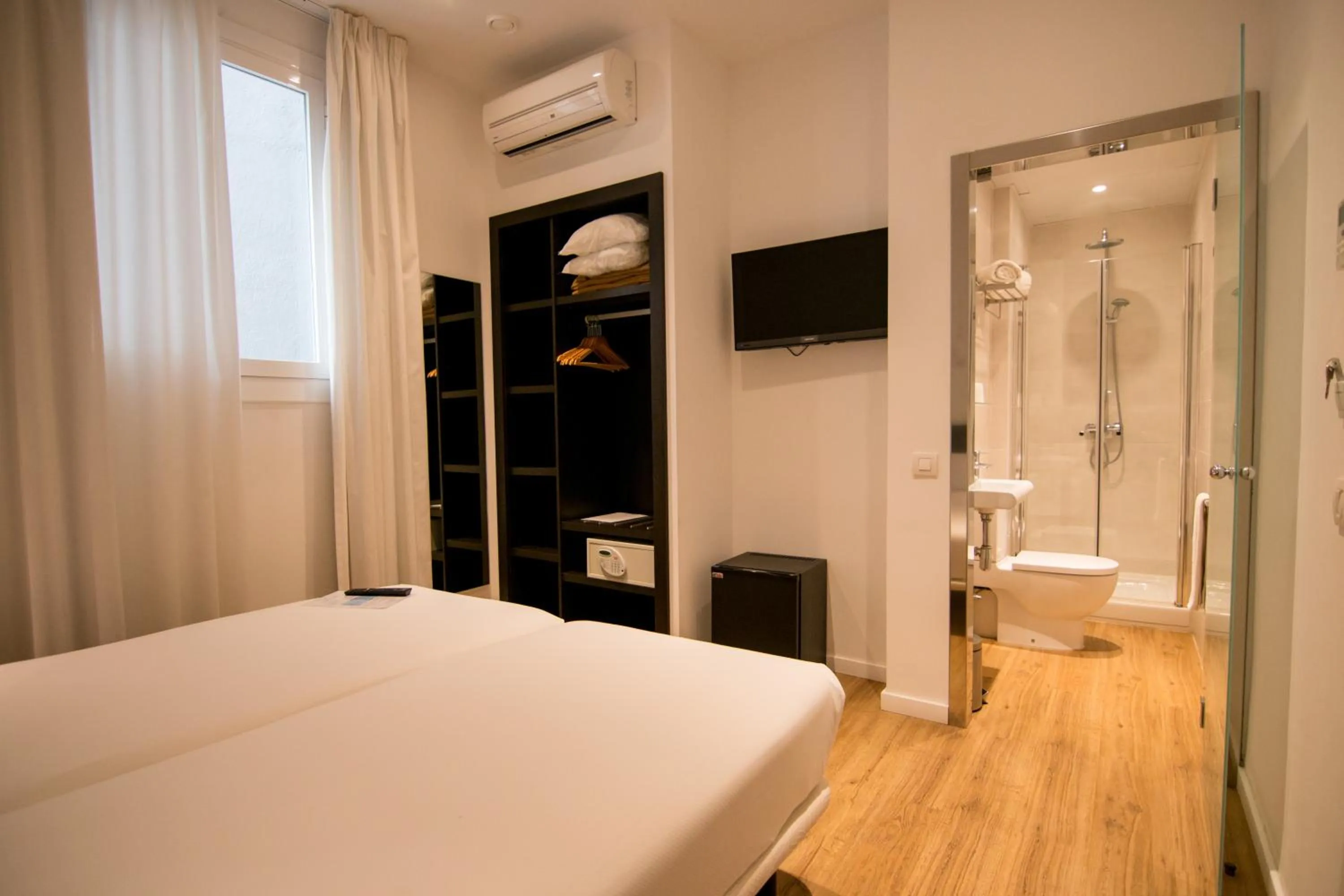 Decorative detail, Bed in Som Nit Triomf