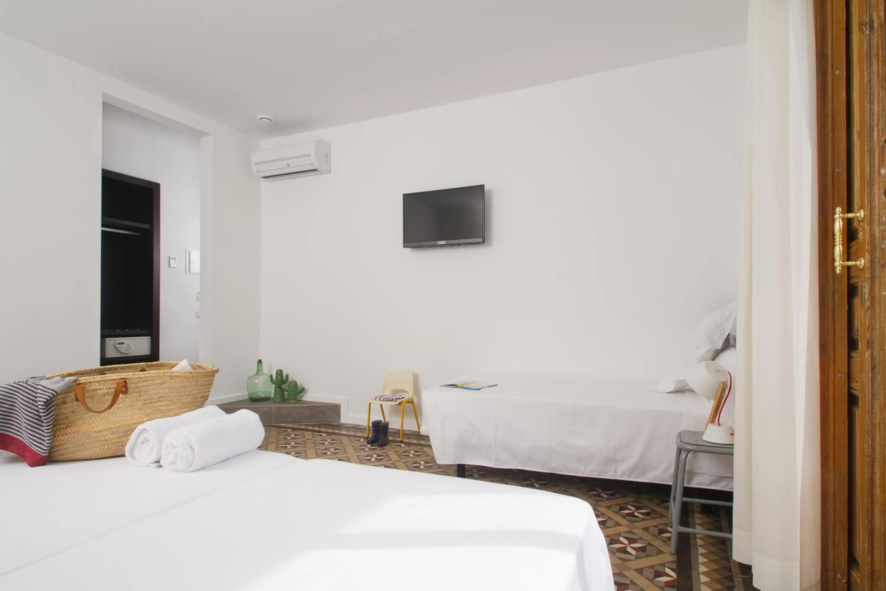 Decorative detail, Bed in Som Nit Triomf