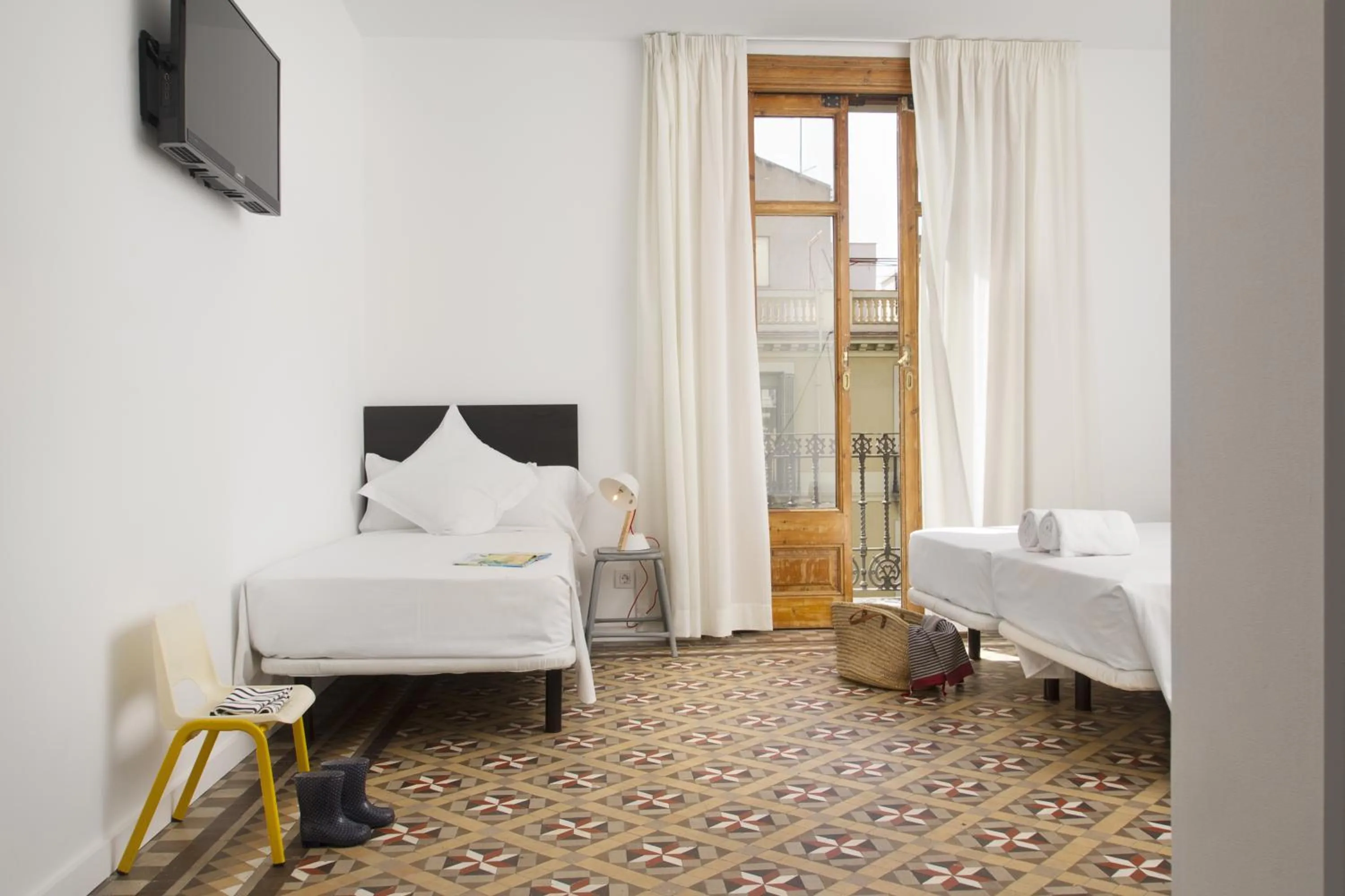 Photo of the whole room, Bed in Som Nit Triomf