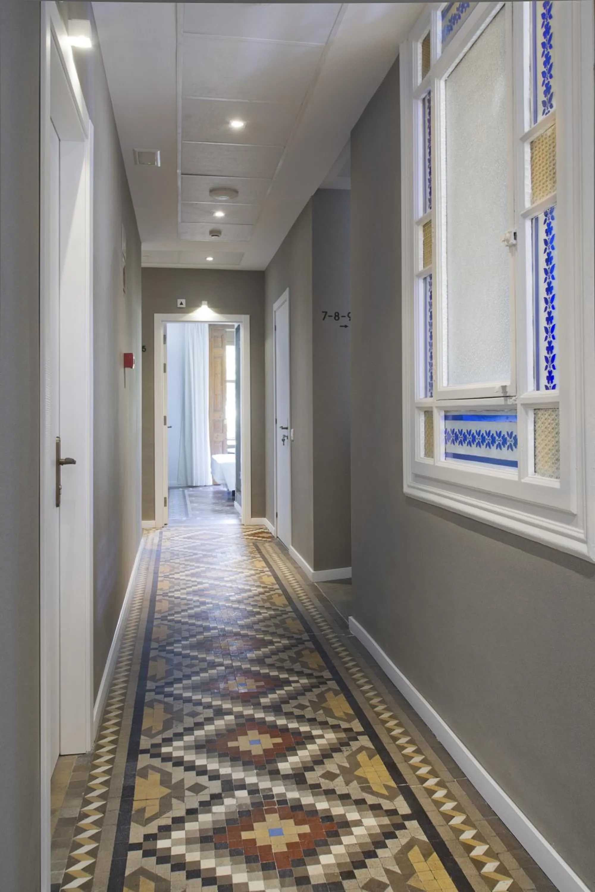 Decorative detail in Som Nit Triomf