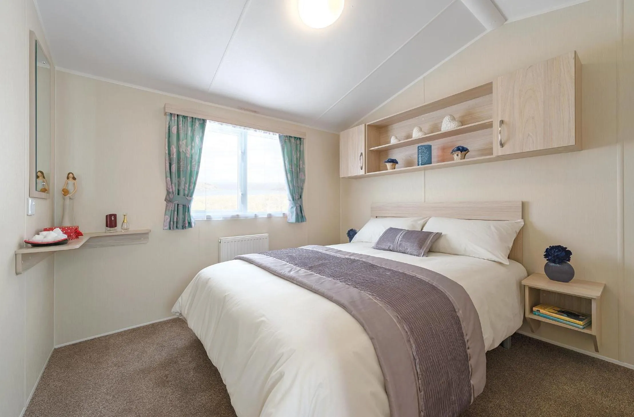 Bedroom, Bed in The Lakes Rookley Holiday Park