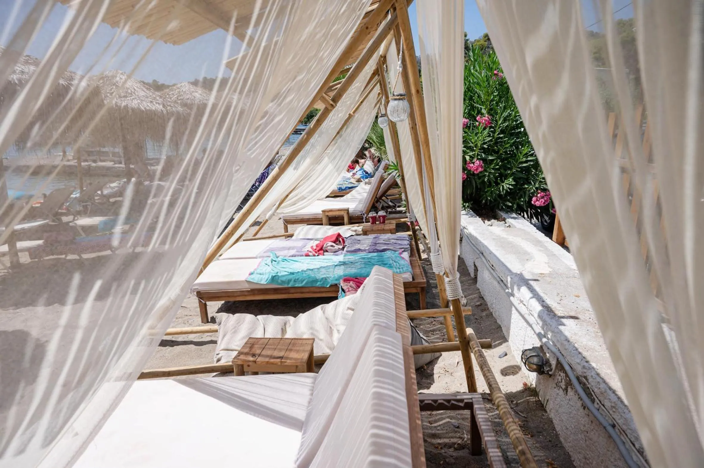 Beach, Bed in Hotel Pavlou