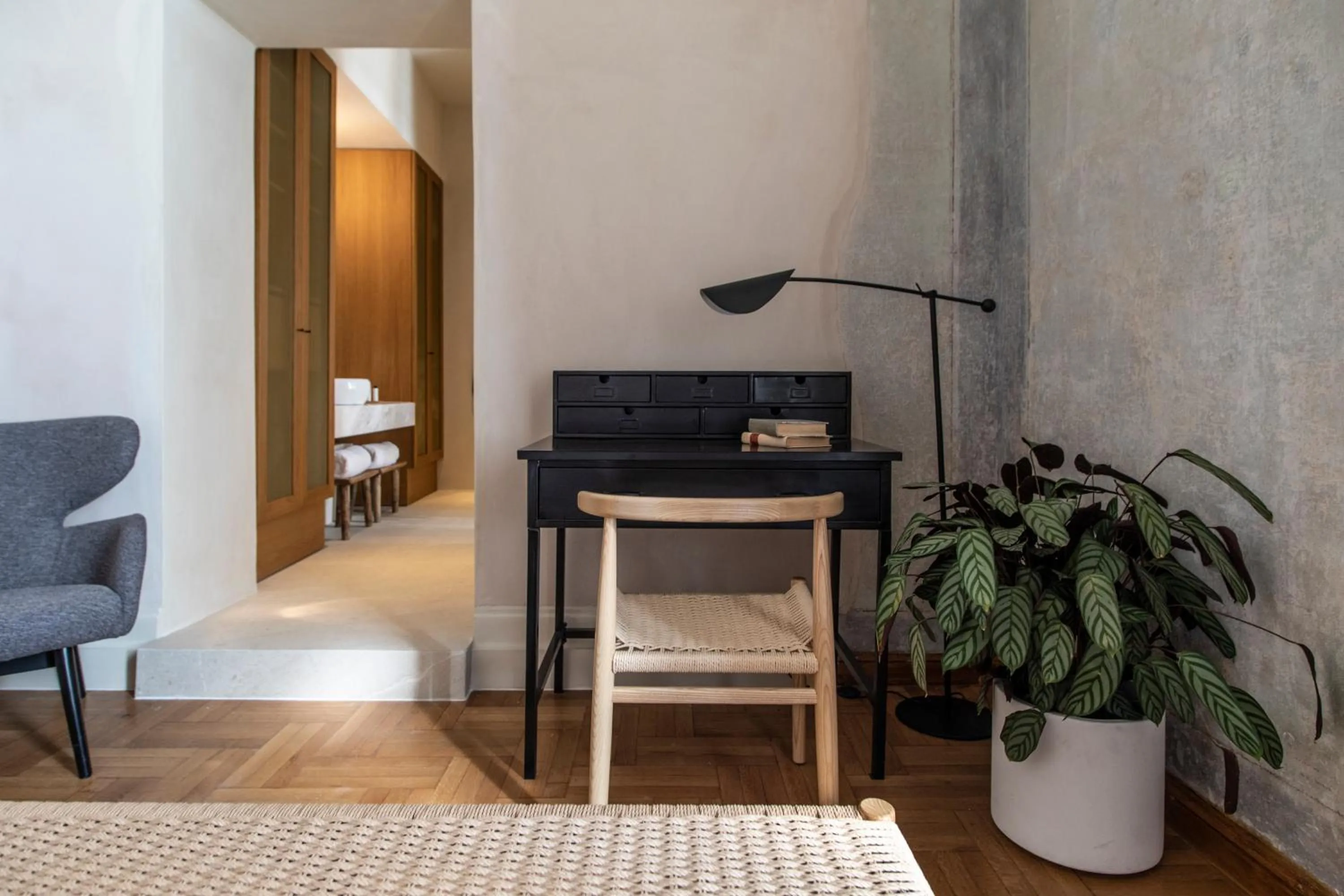 Photo of the whole room in Monsieur Didot