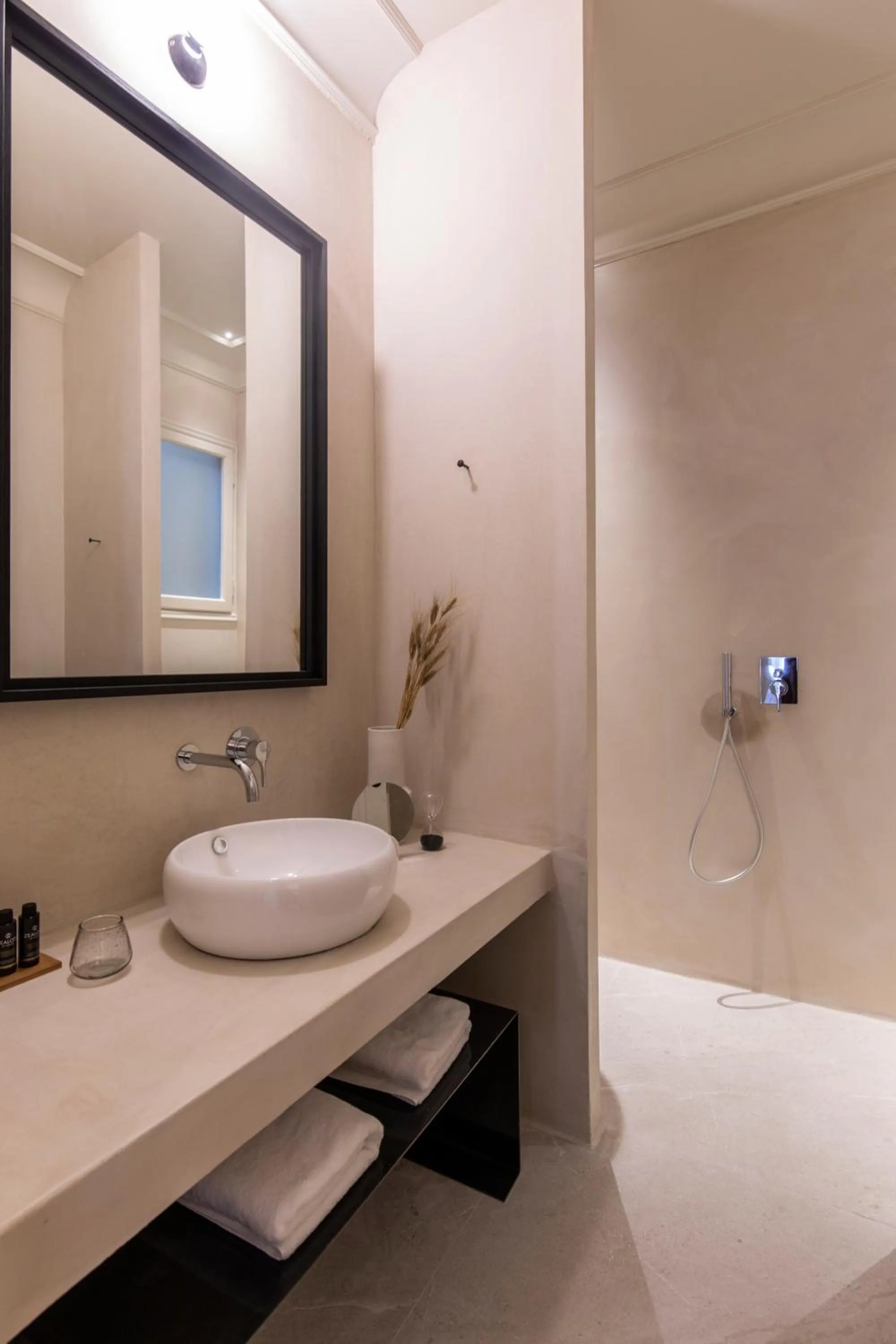 Bathroom in Monsieur Didot