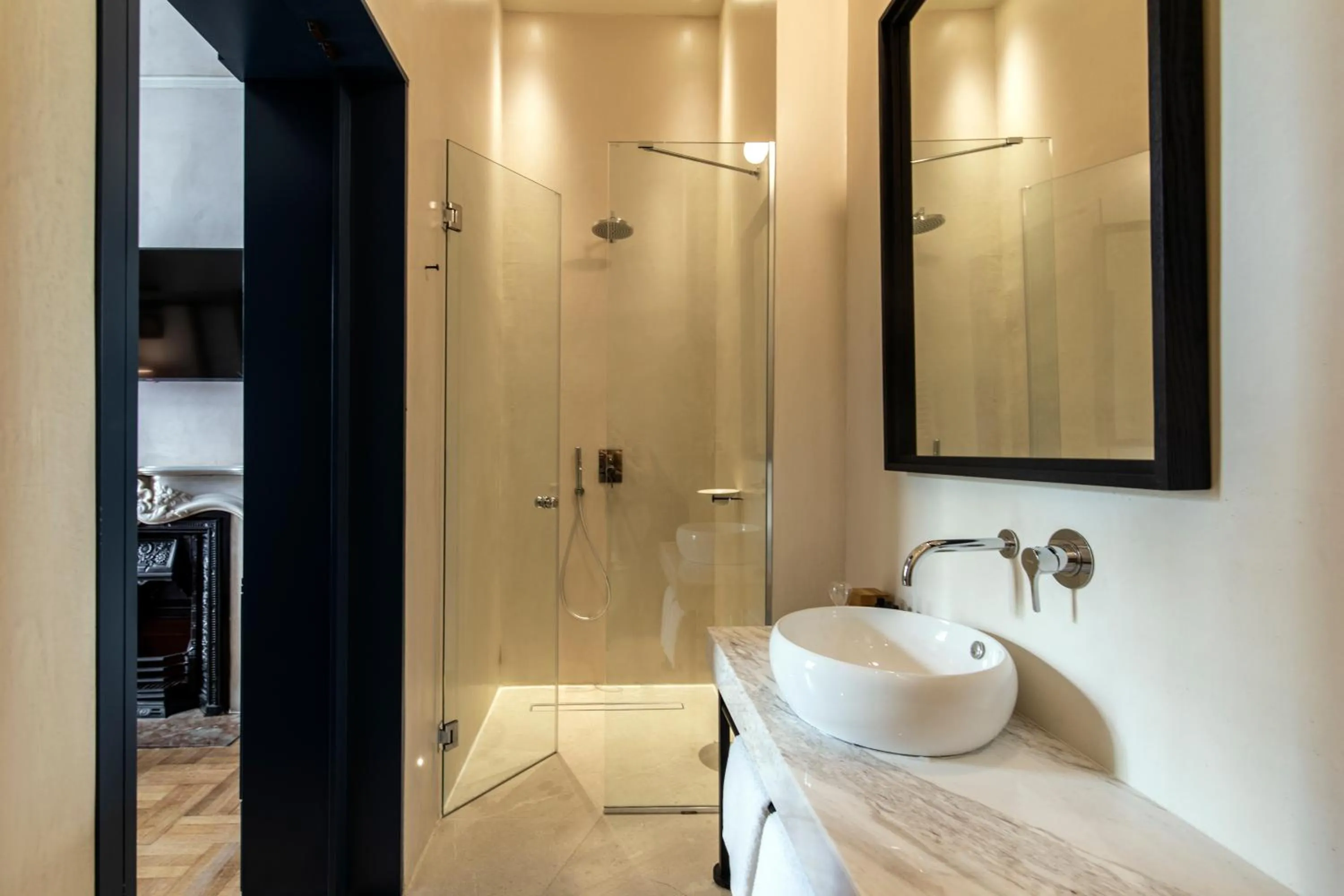 Bathroom in Monsieur Didot