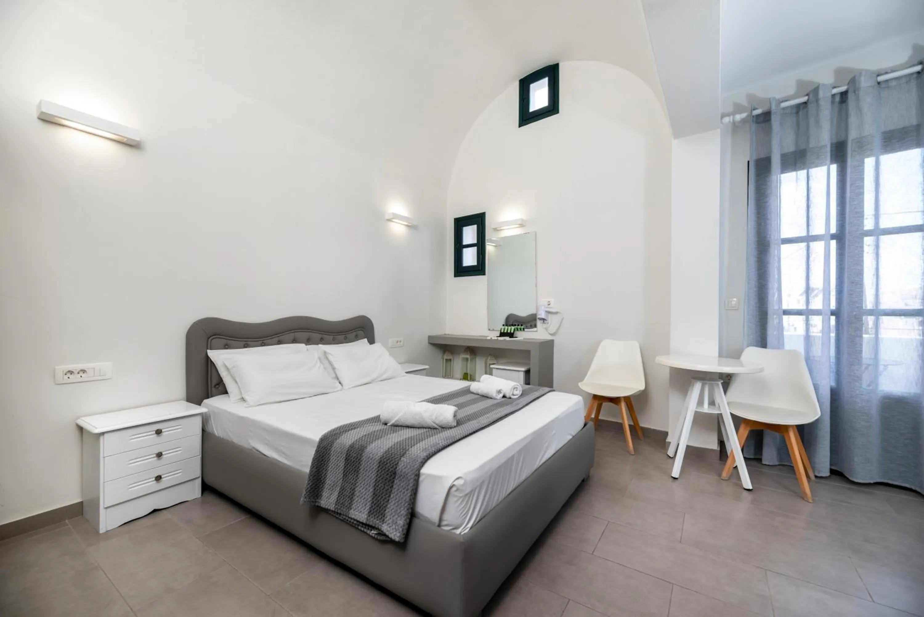 Bedroom, Bed in Villa Anemomilos Perissa