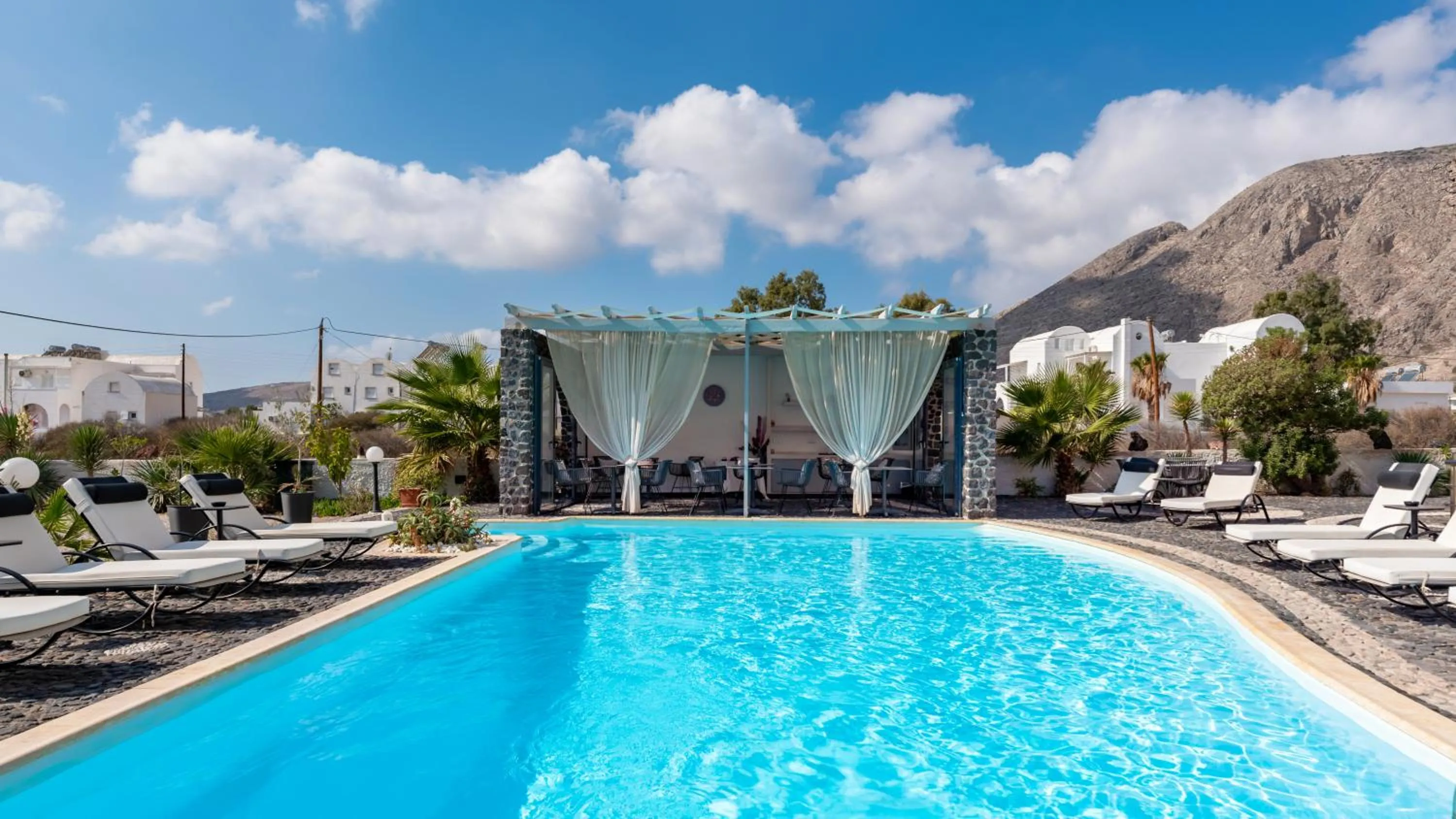 Day in Villa Anemomilos Perissa