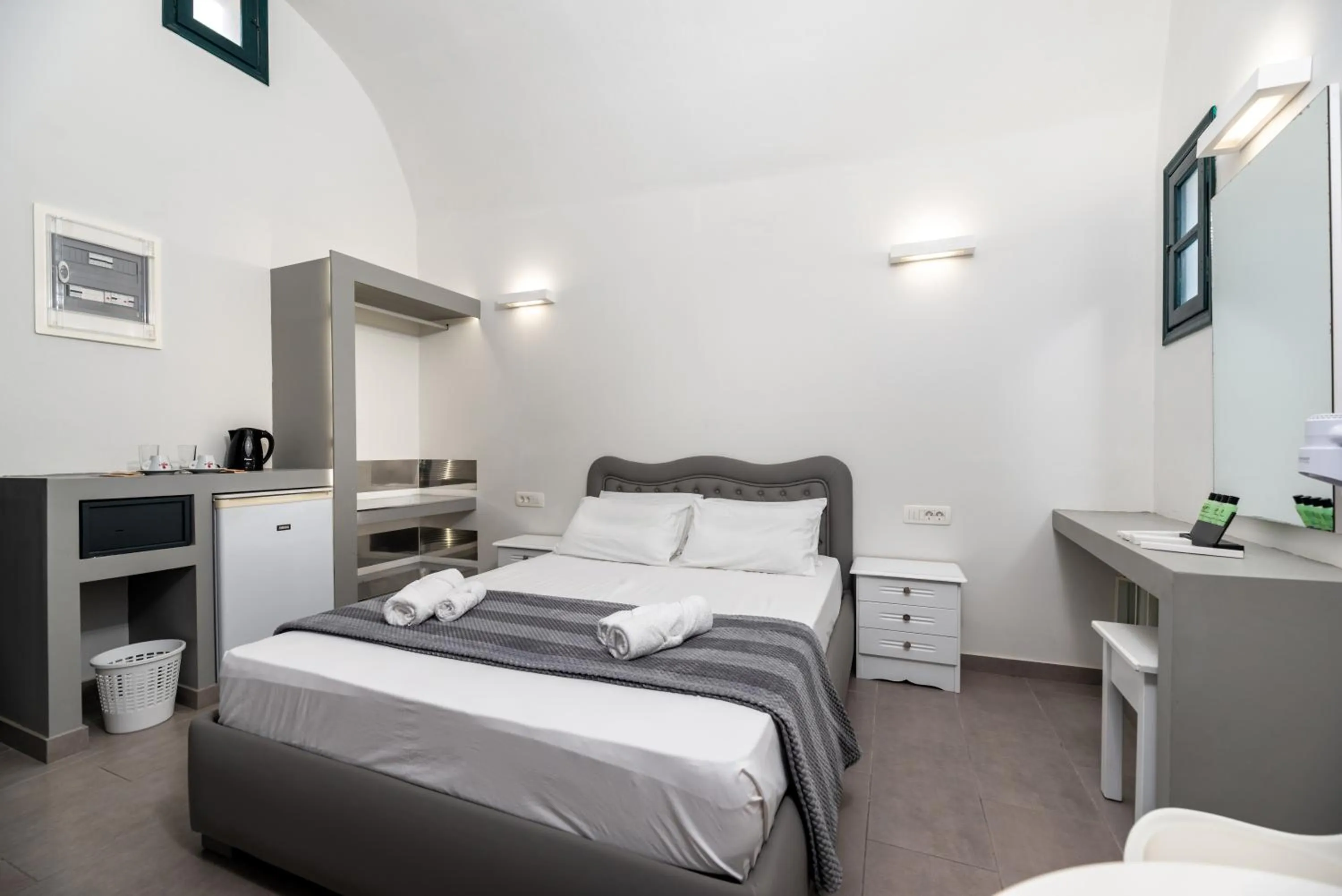 Bedroom, Bed in Villa Anemomilos Perissa