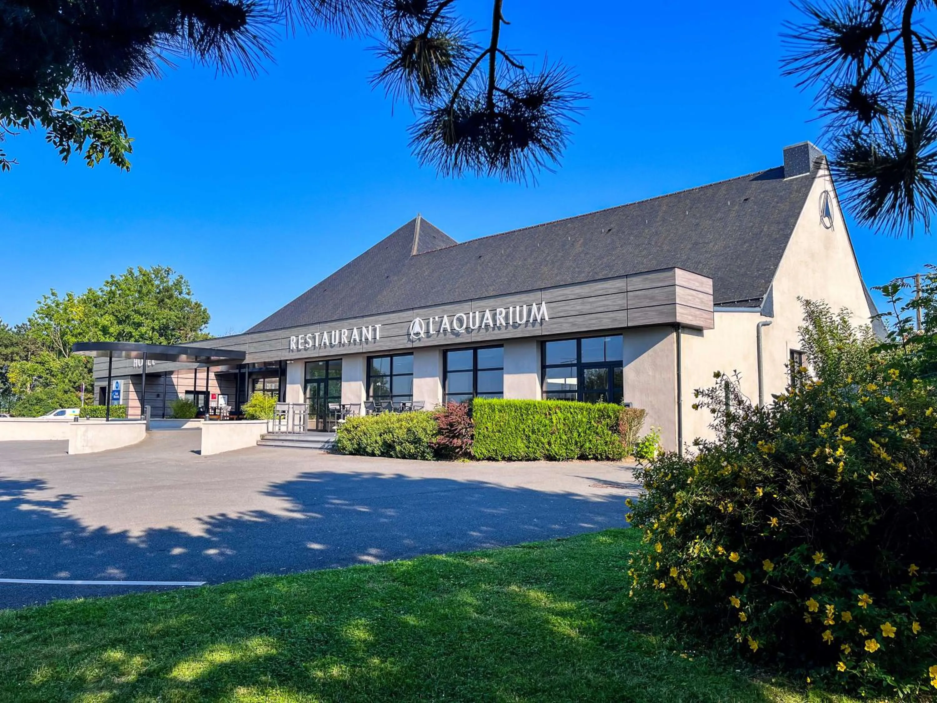 Property building in Best Western L'Aquarium Arras Nord