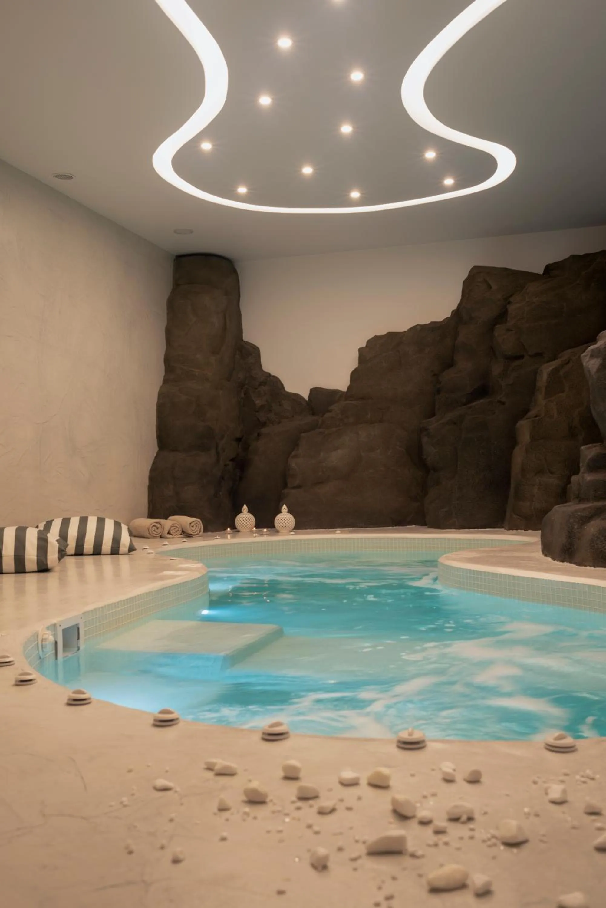 Spa and wellness centre/facilities in Acroterra Rosa Luxury Suites & Spa