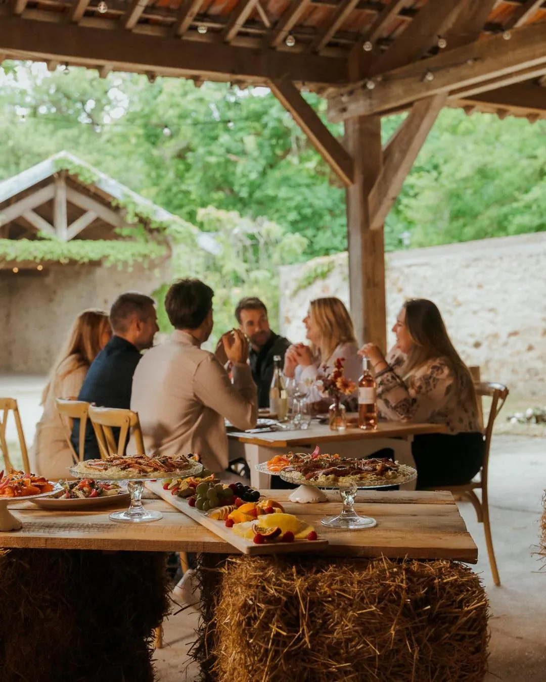 People in Demeures de Campagne Parc du Coudray - Barbizon