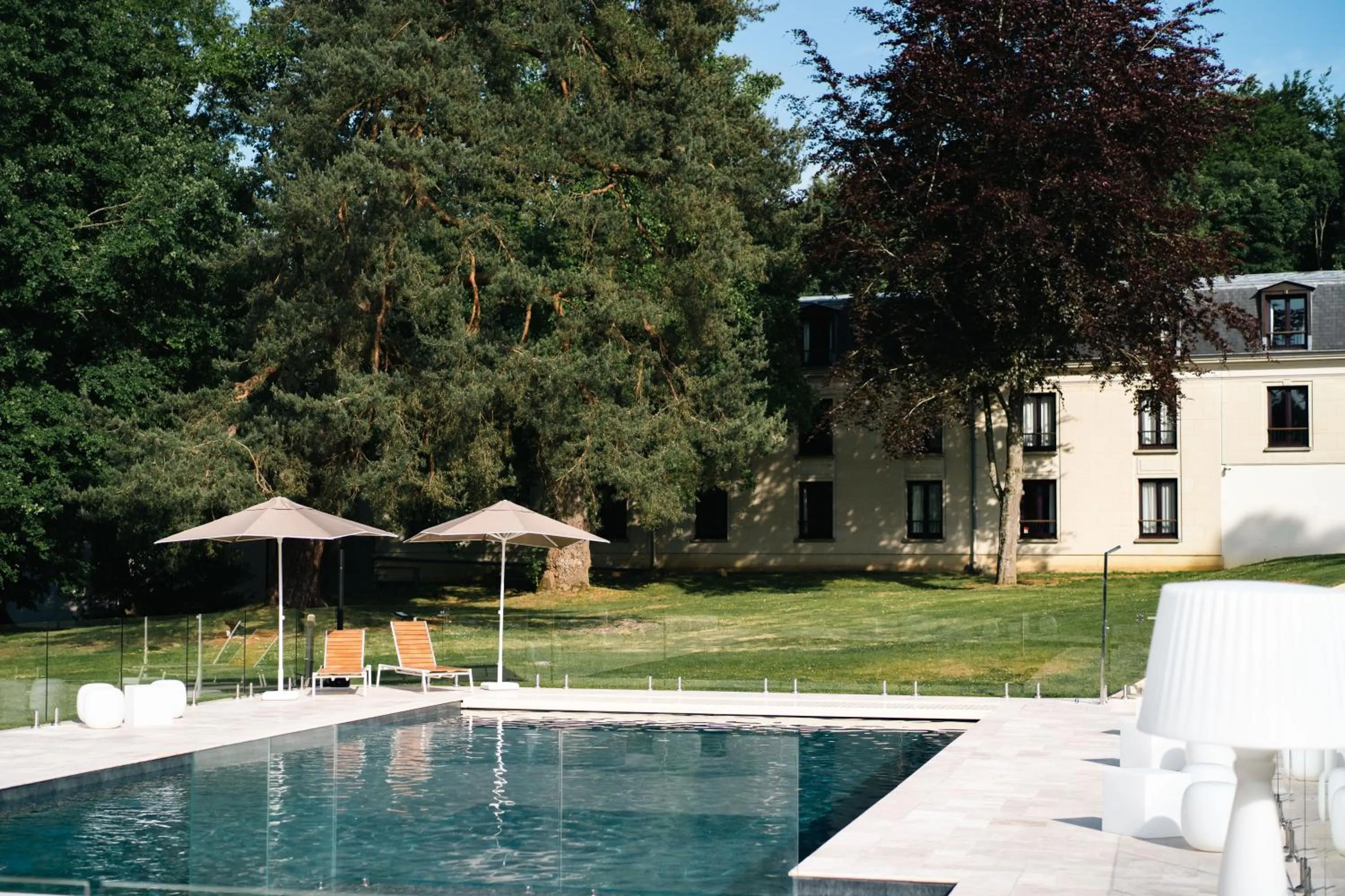 Property building, Swimming Pool in Demeures de Campagne Domaine de Maffliers