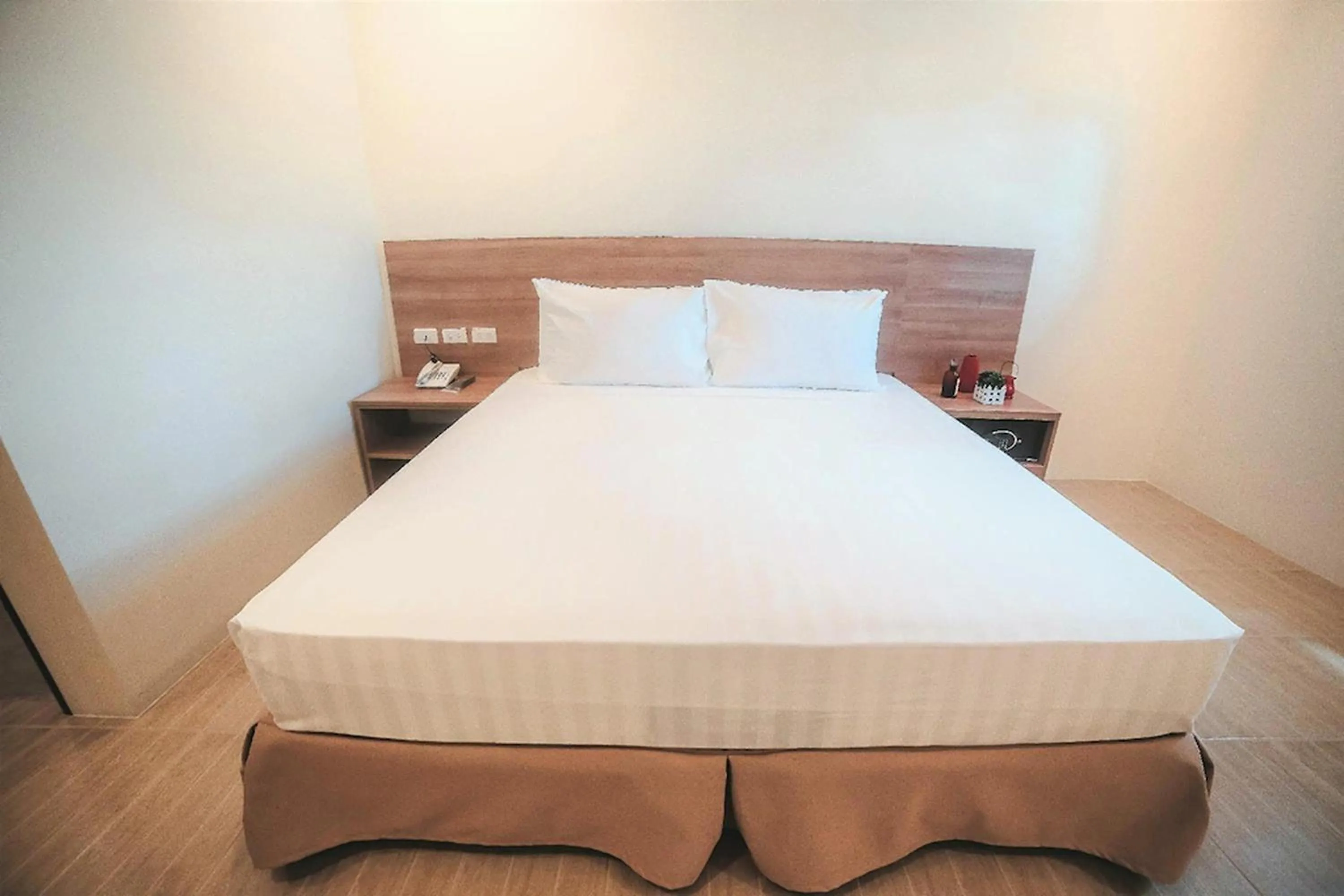 Bedroom, Bed in Trip Inn Legazpi City near Airport