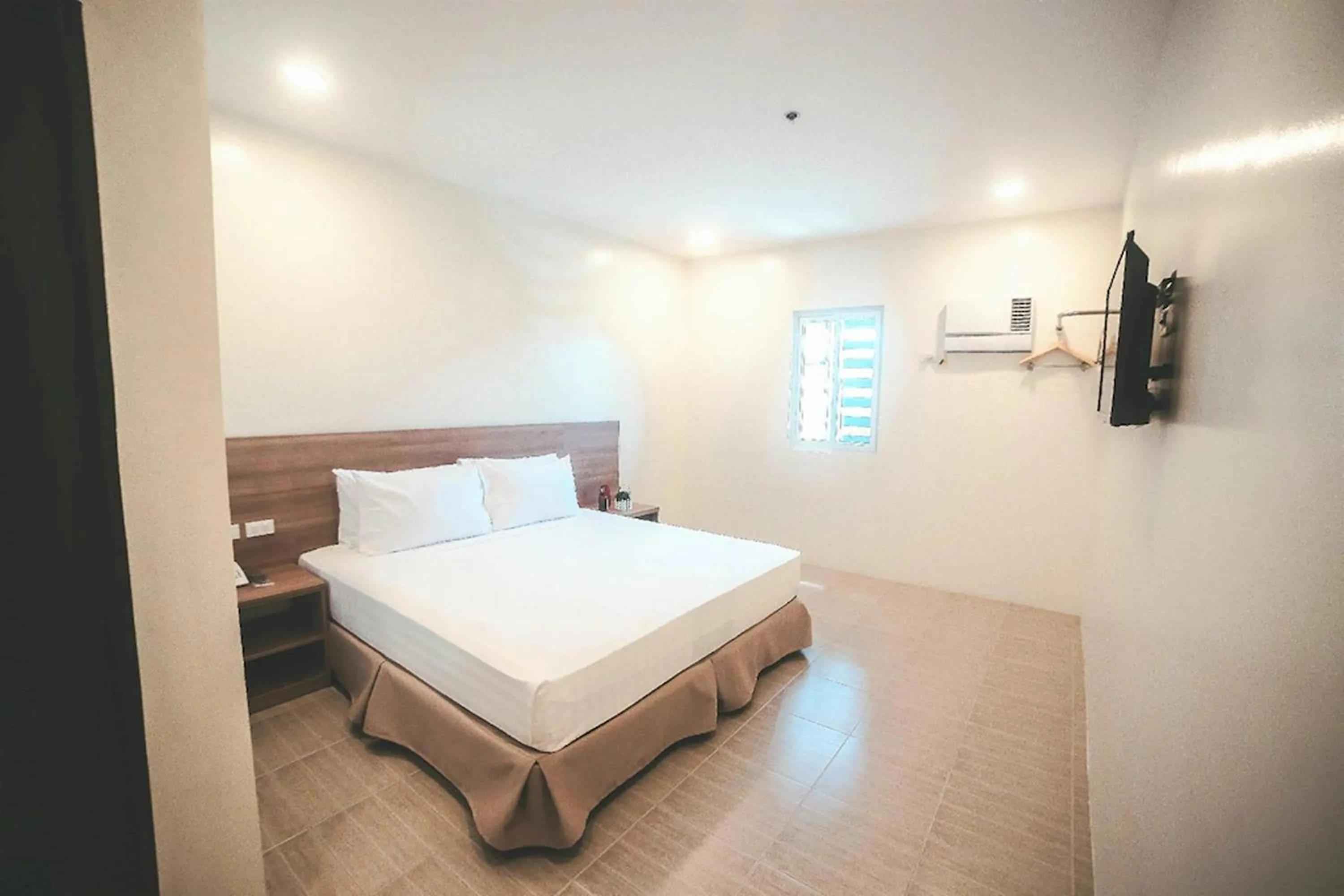 Bed in Trip Inn Legazpi City near Airport