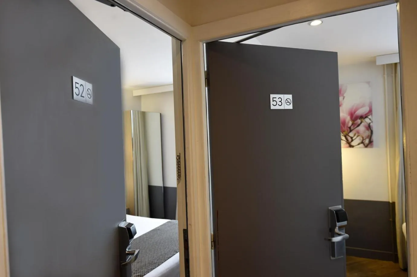 Family, Bed in Contact Hôtel Alizé Montmartre