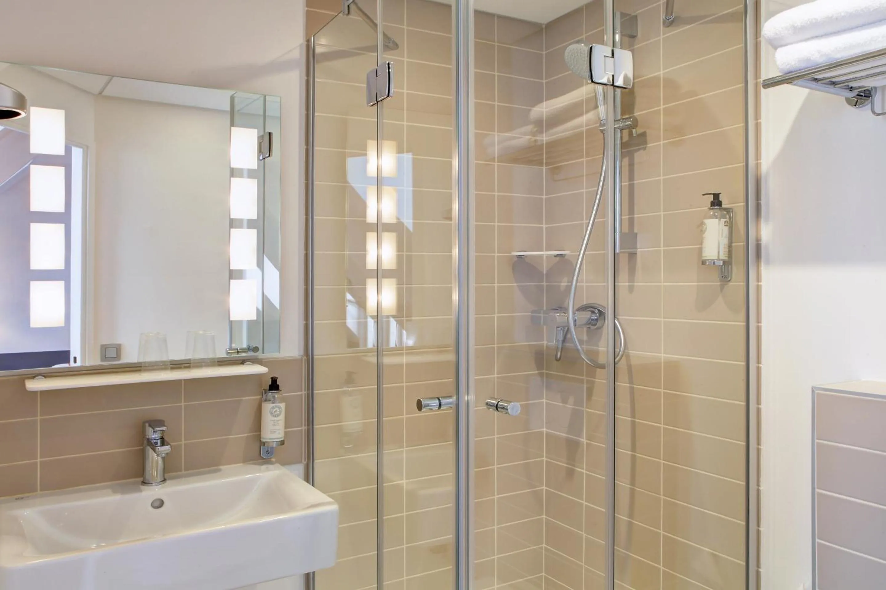 Day in Contact Hôtel Alizé Montmartre