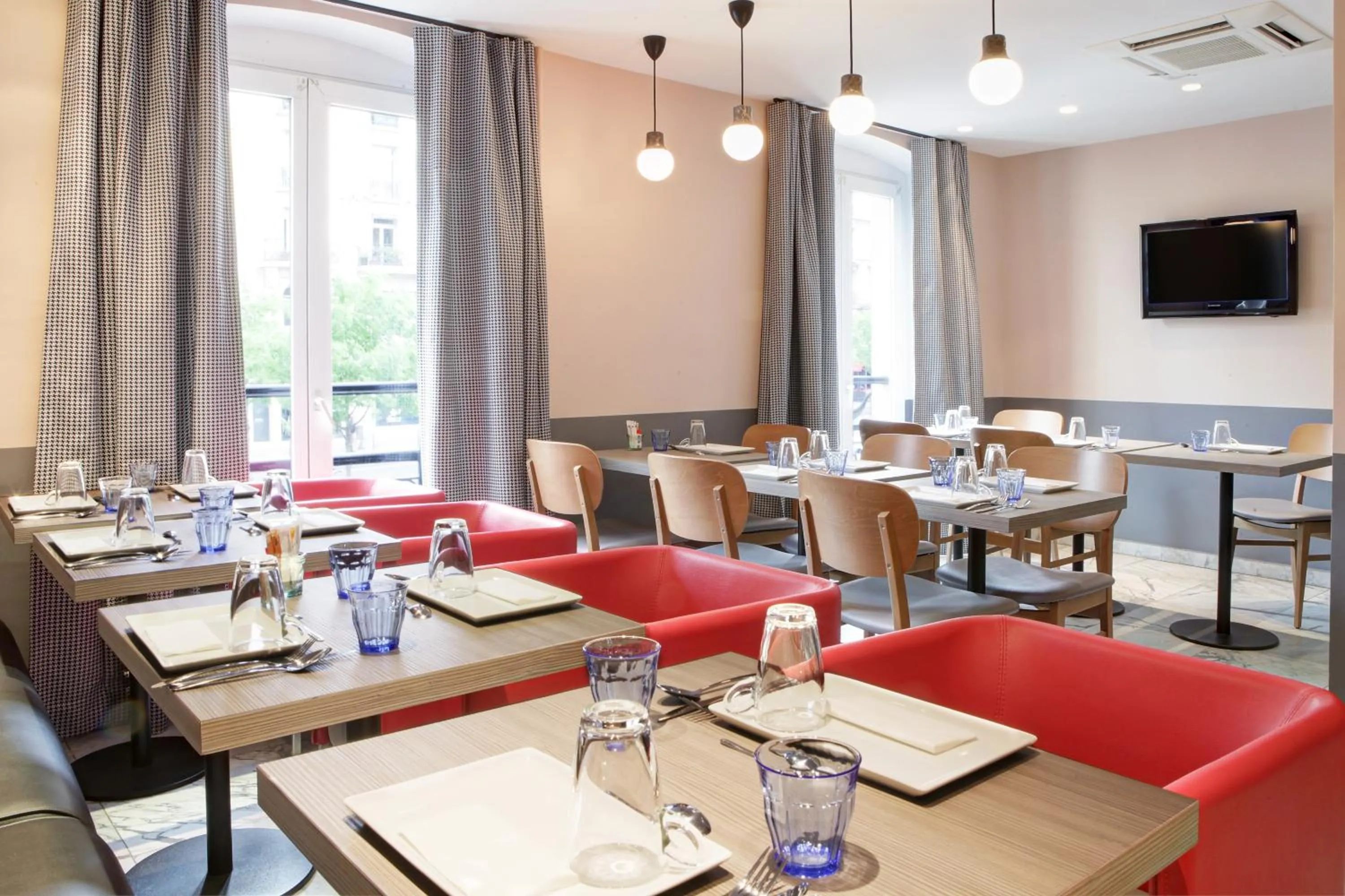 Restaurant/places to eat in Contact Hôtel Alizé Montmartre