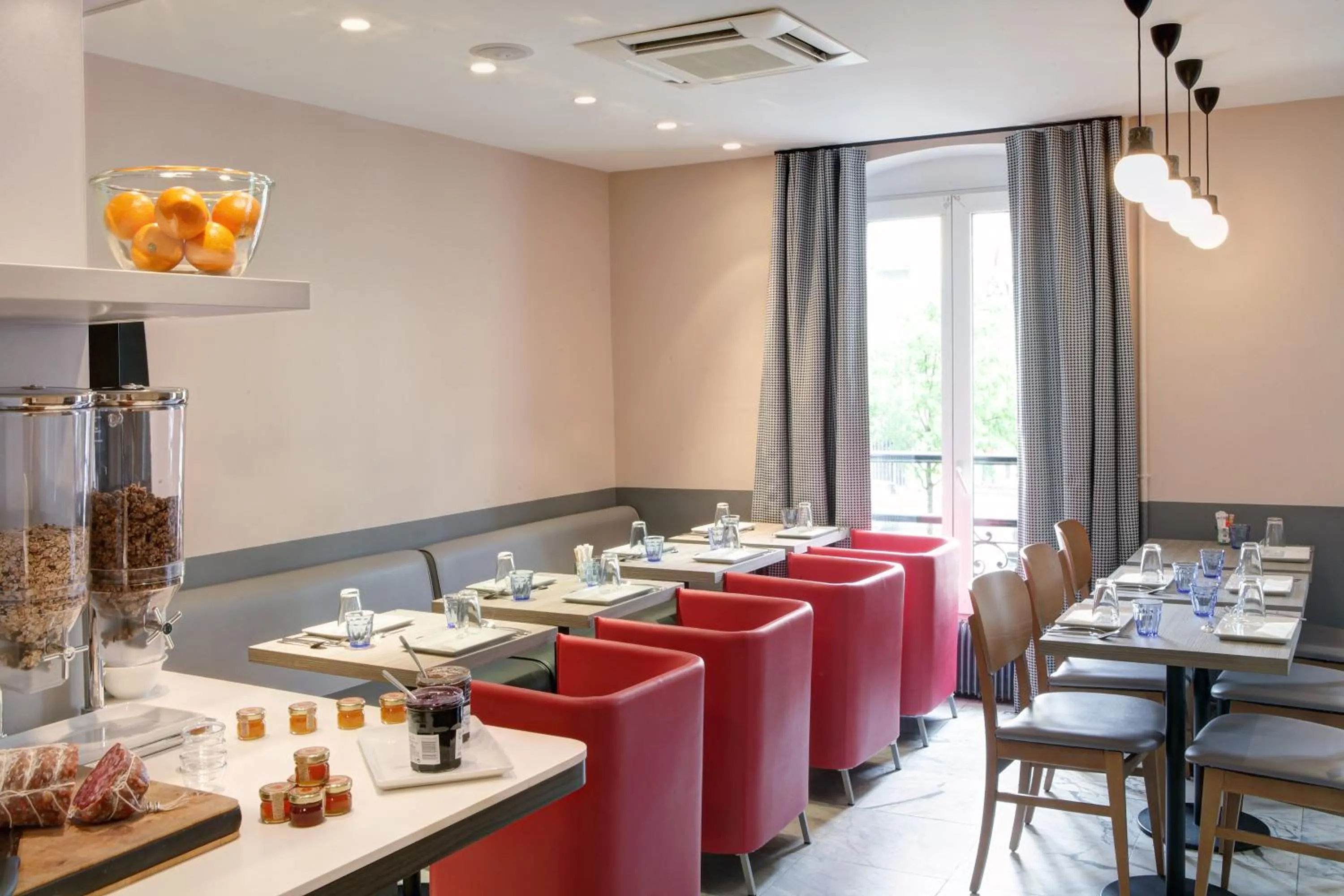 Restaurant/places to eat in Contact Hôtel Alizé Montmartre