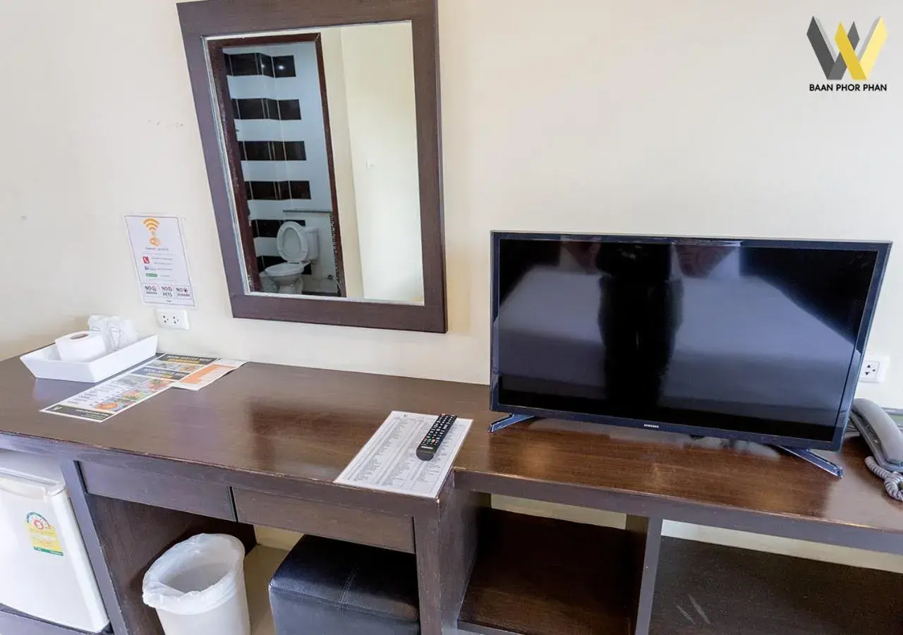 Superior Double Room in Baan Phor Phan Hotel Superior Double Room in Baan Phor Phan Hotel