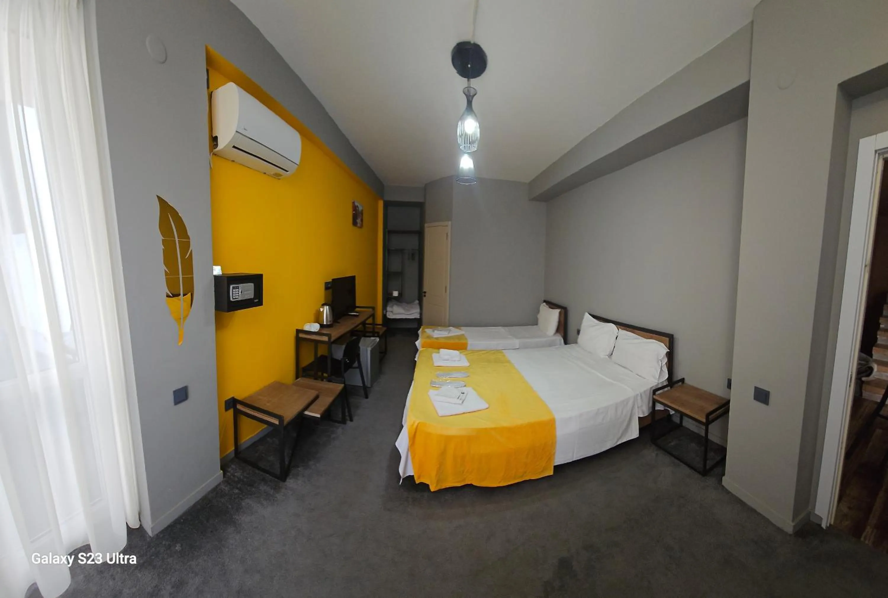 room service in Diuma Hotel