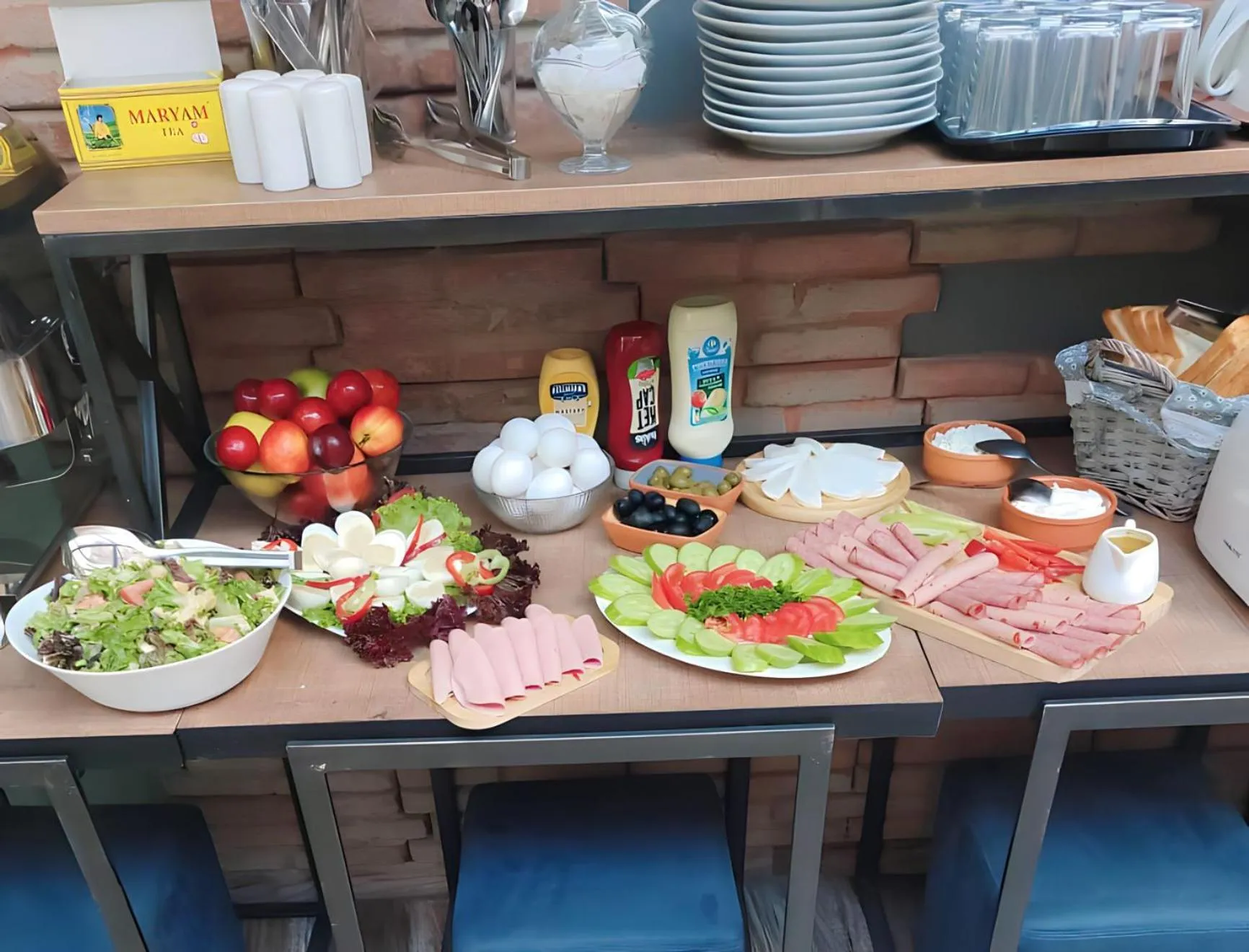 Food and drinks in Diuma Hotel