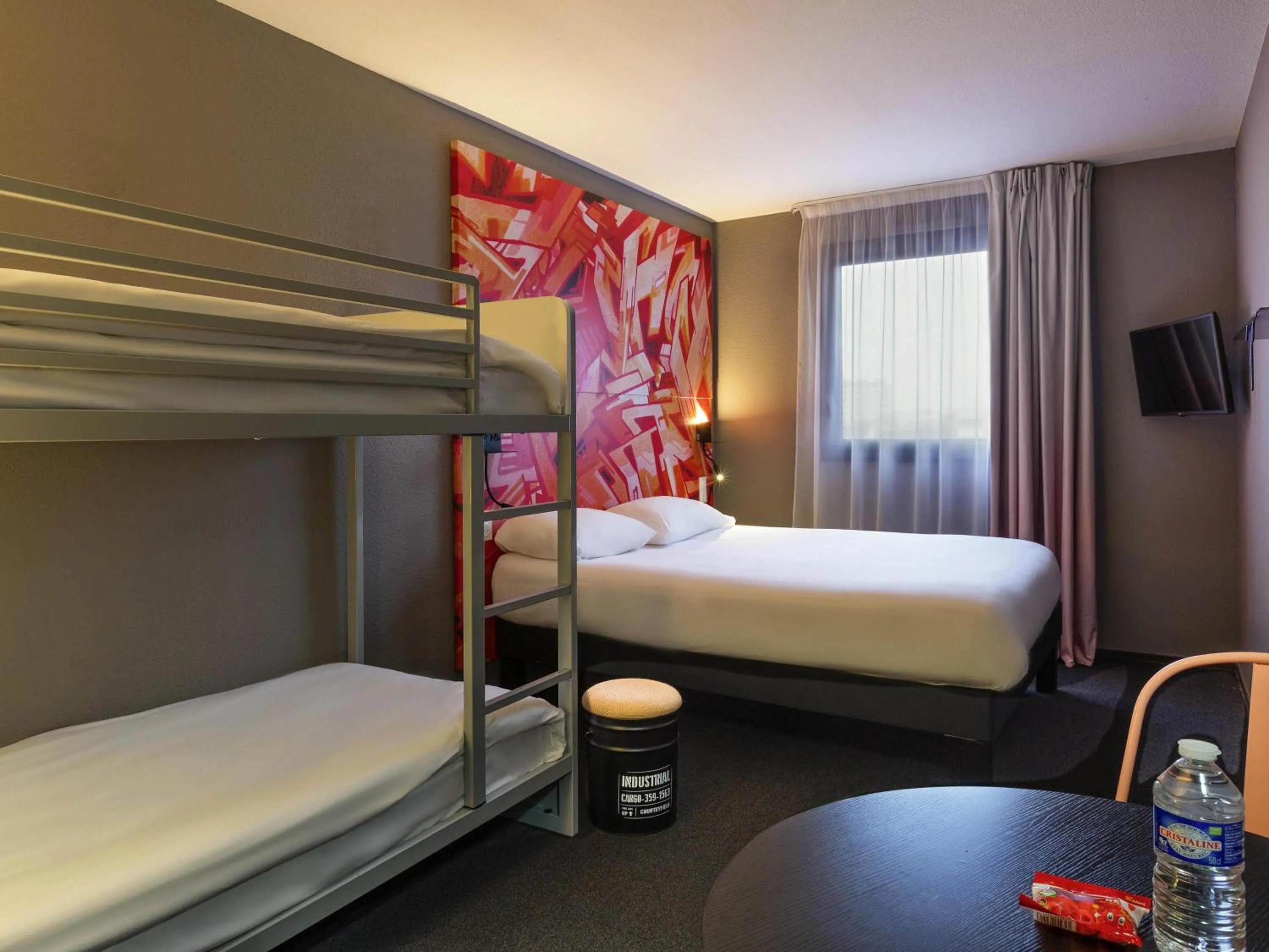 Bedroom, Bed in Ibis Styles Toulouse Centre Canal du Midi