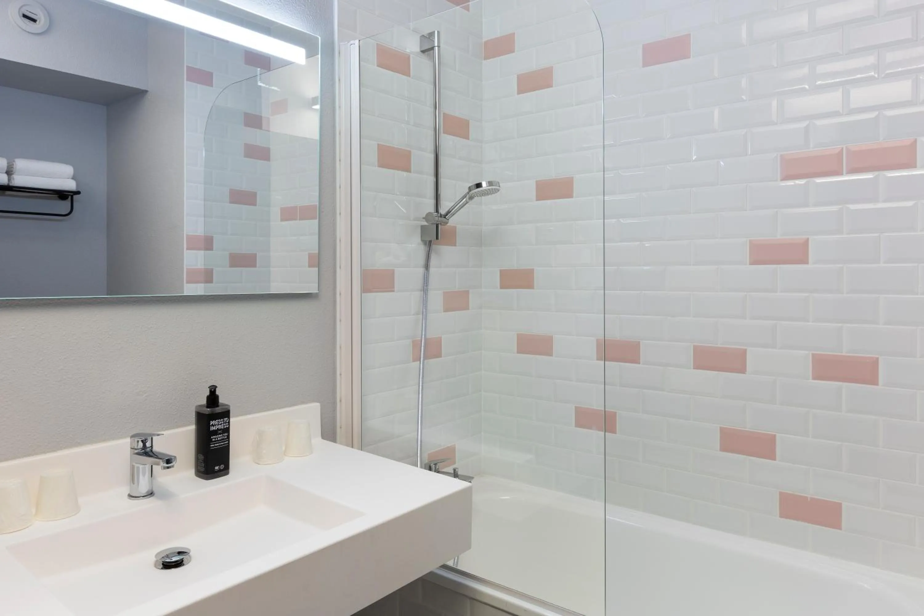 Bathroom in Ibis Styles Toulouse Centre Canal du Midi