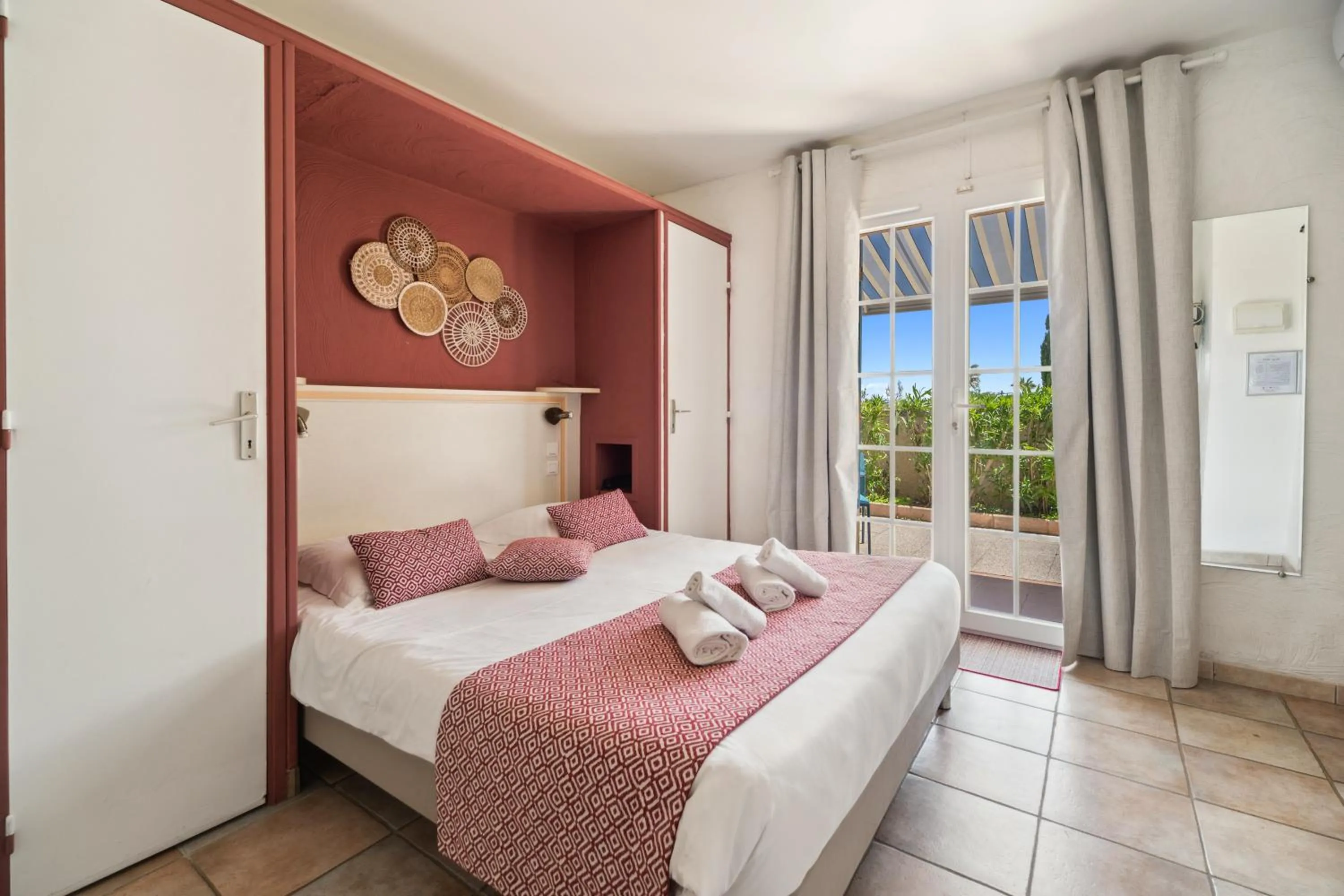 Bed in Hôtel La Nartelle