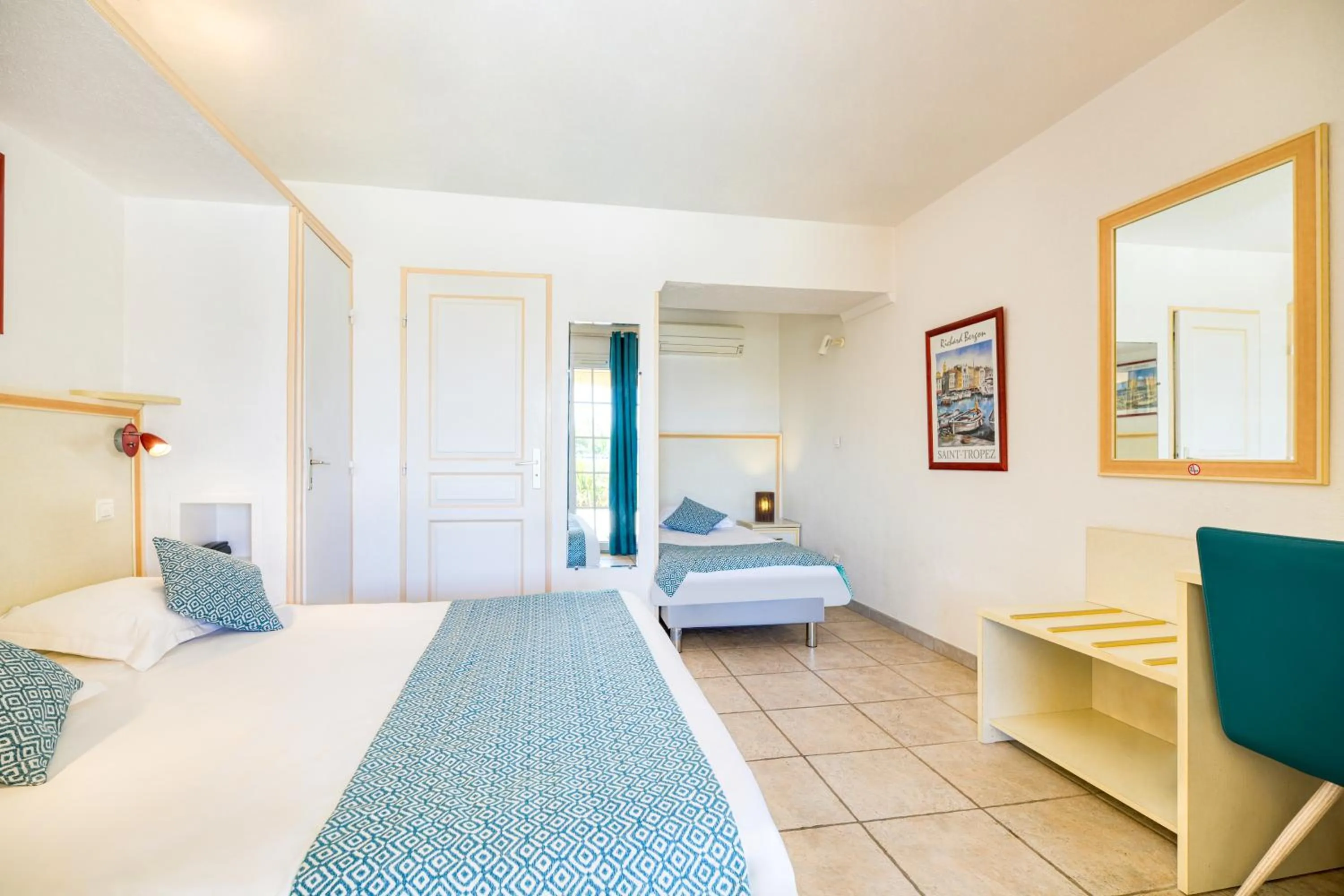 Bed in Hôtel La Nartelle