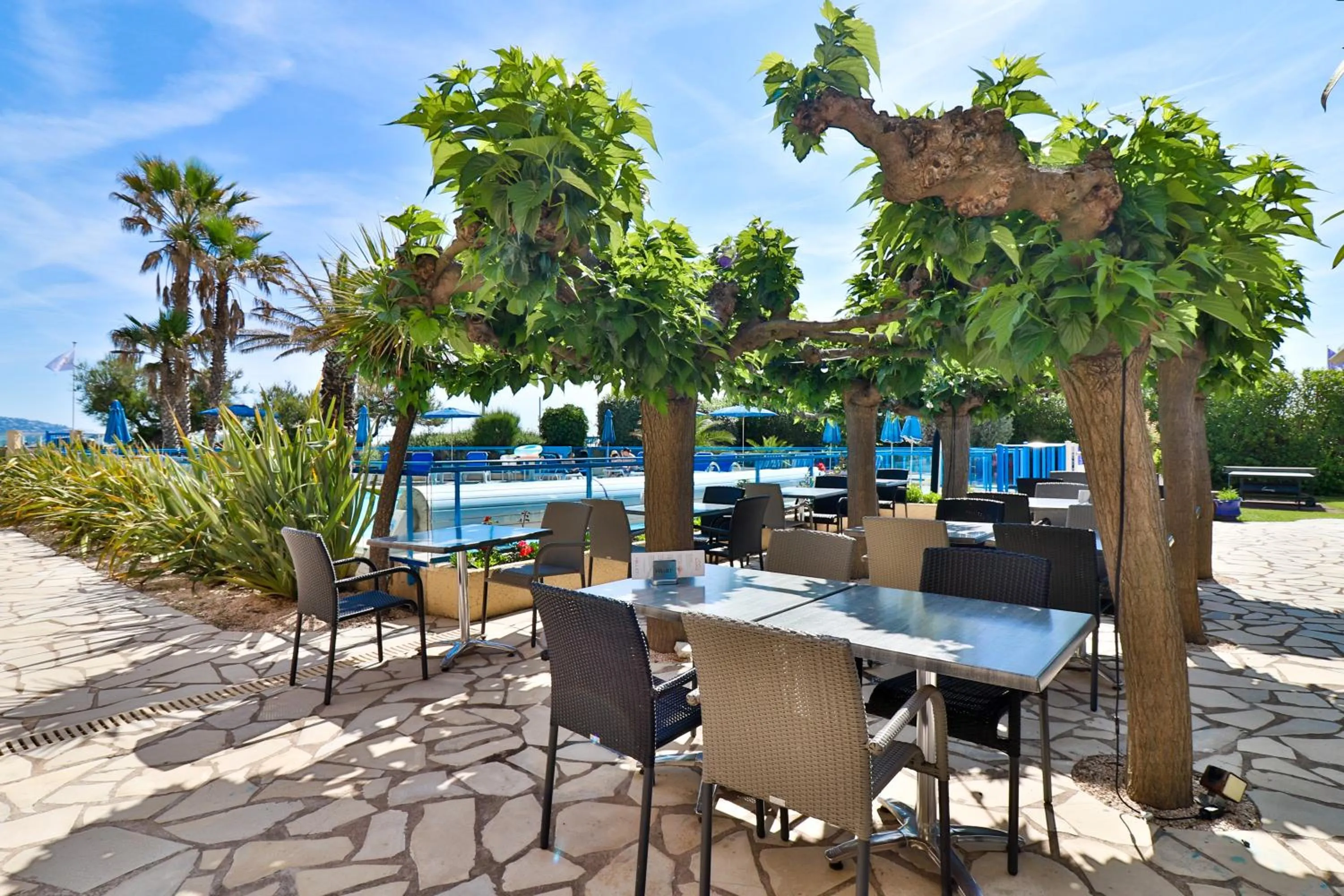 Balcony/Terrace in Hôtel La Nartelle