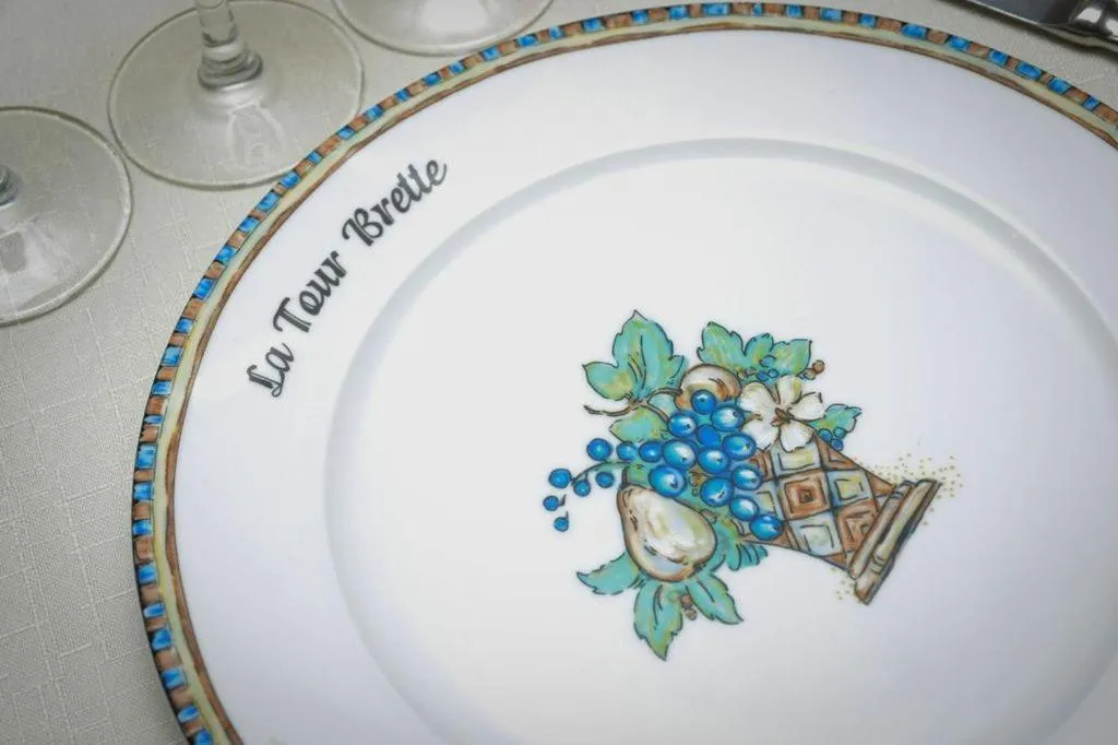 Restaurant/places to eat in Logis Hôtel et Restaurant La Tour Brette