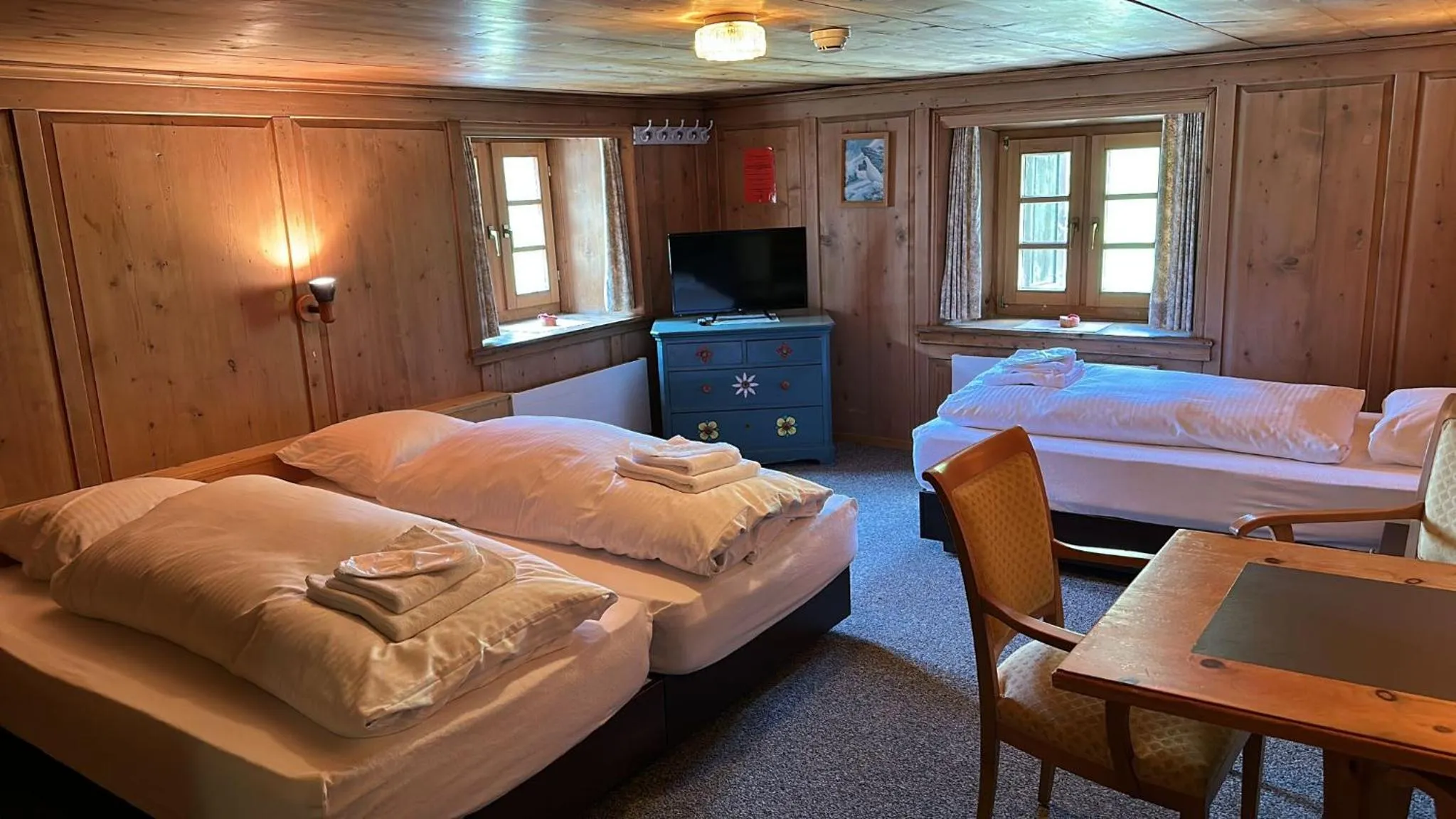 Bed in Hotel Tschuggen Davos