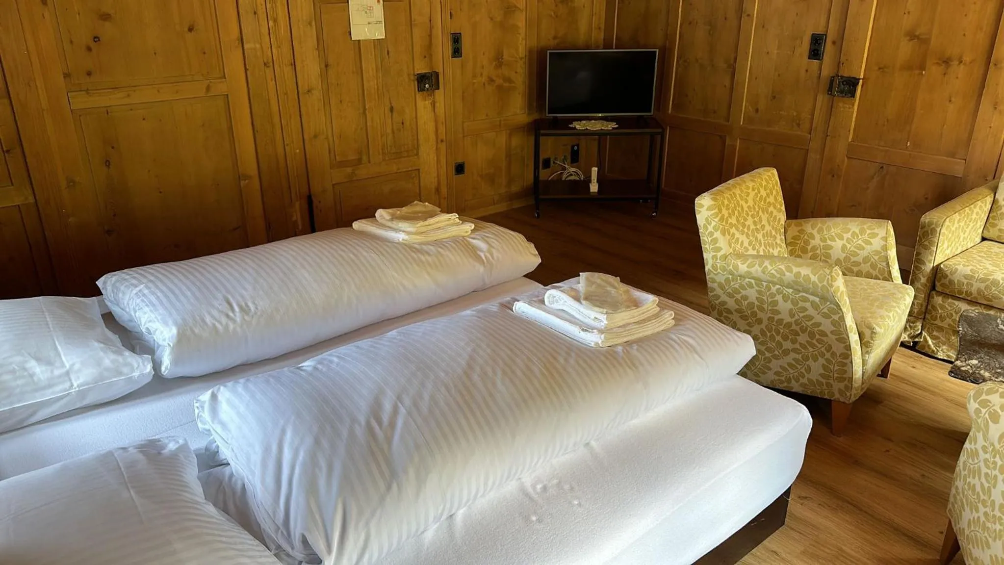 Bed in Hotel Tschuggen Davos