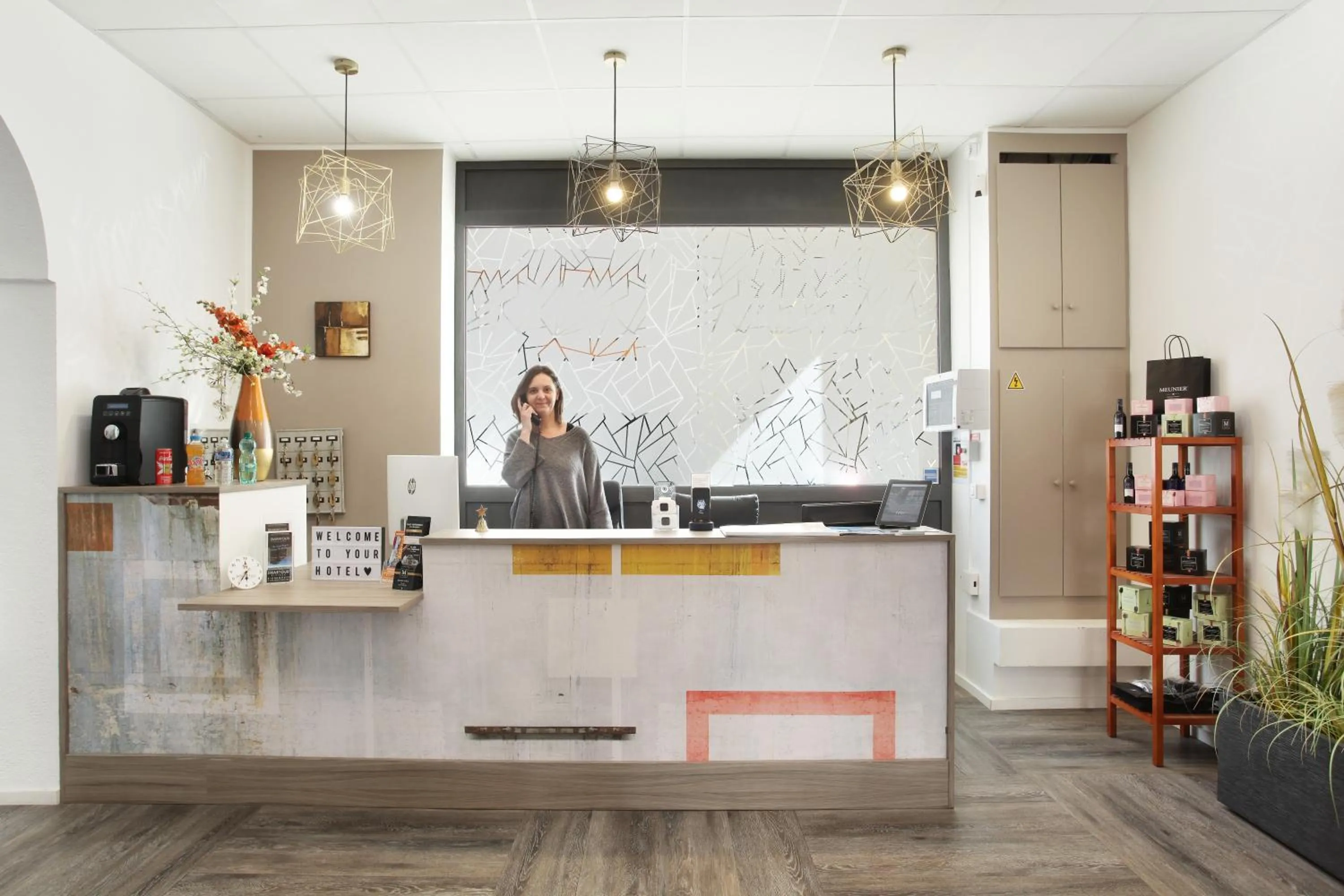 Lobby or reception in Hôtel Alcôve Nice