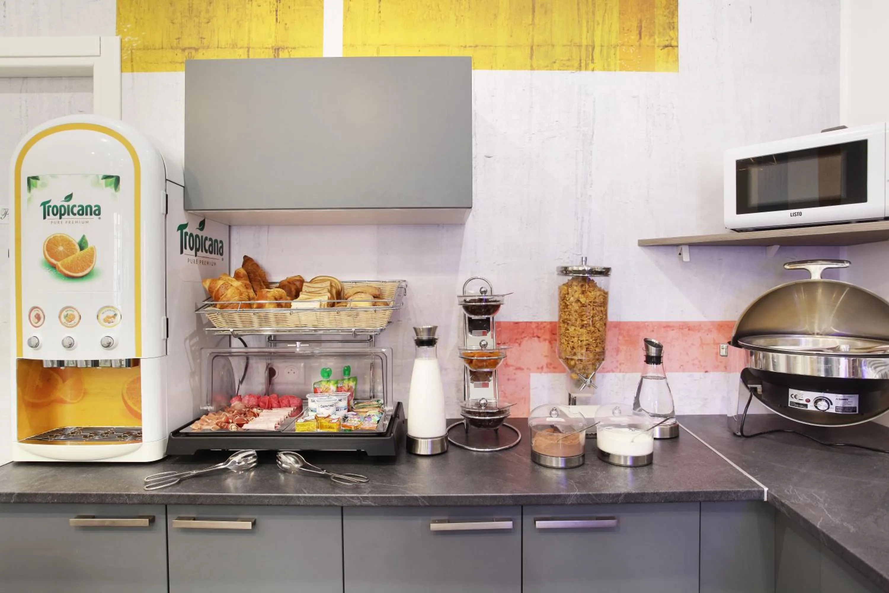 Food and drinks in Hôtel Alcôve Nice