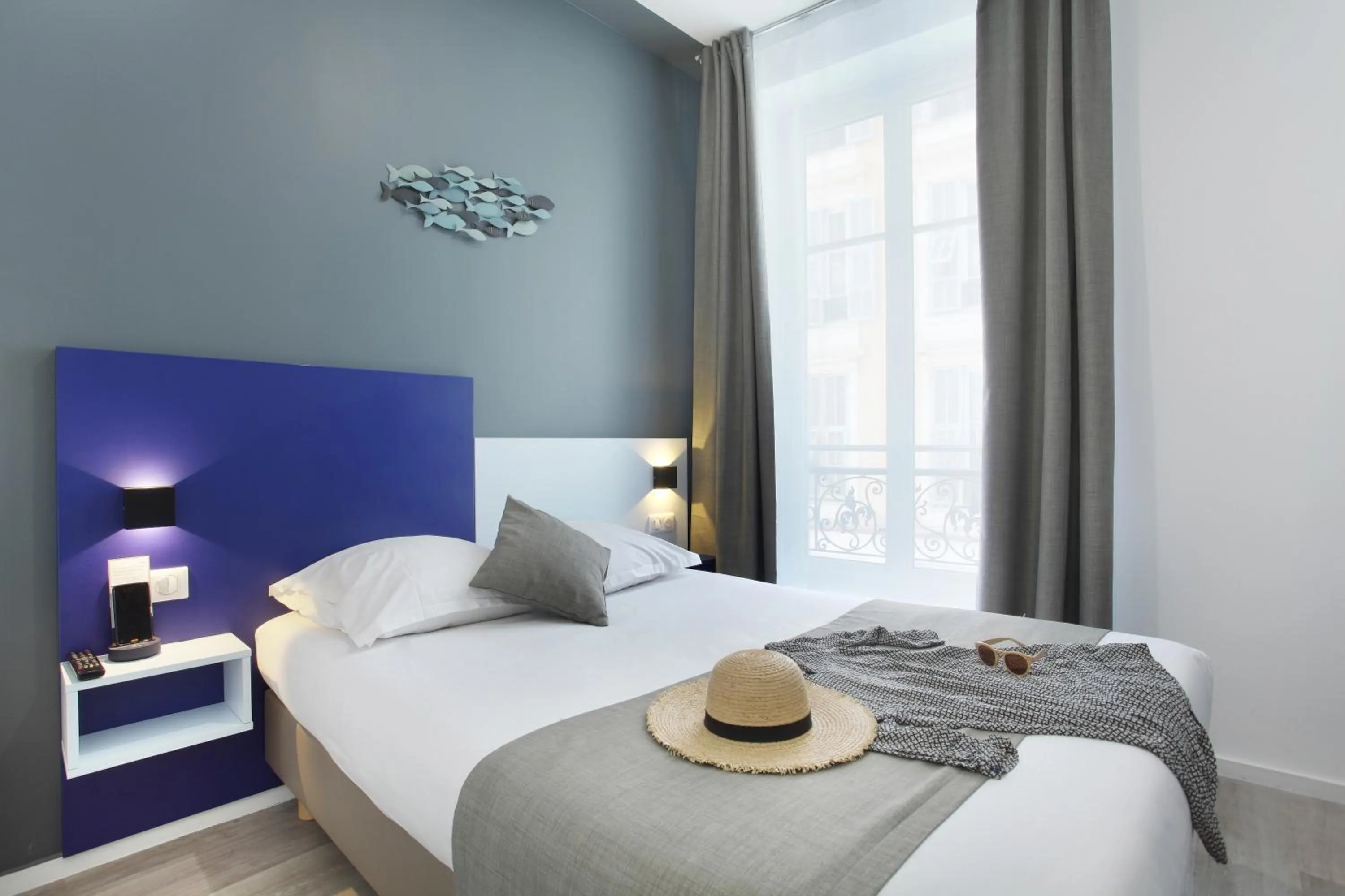 Bedroom, Bed in Hôtel Alcôve Nice