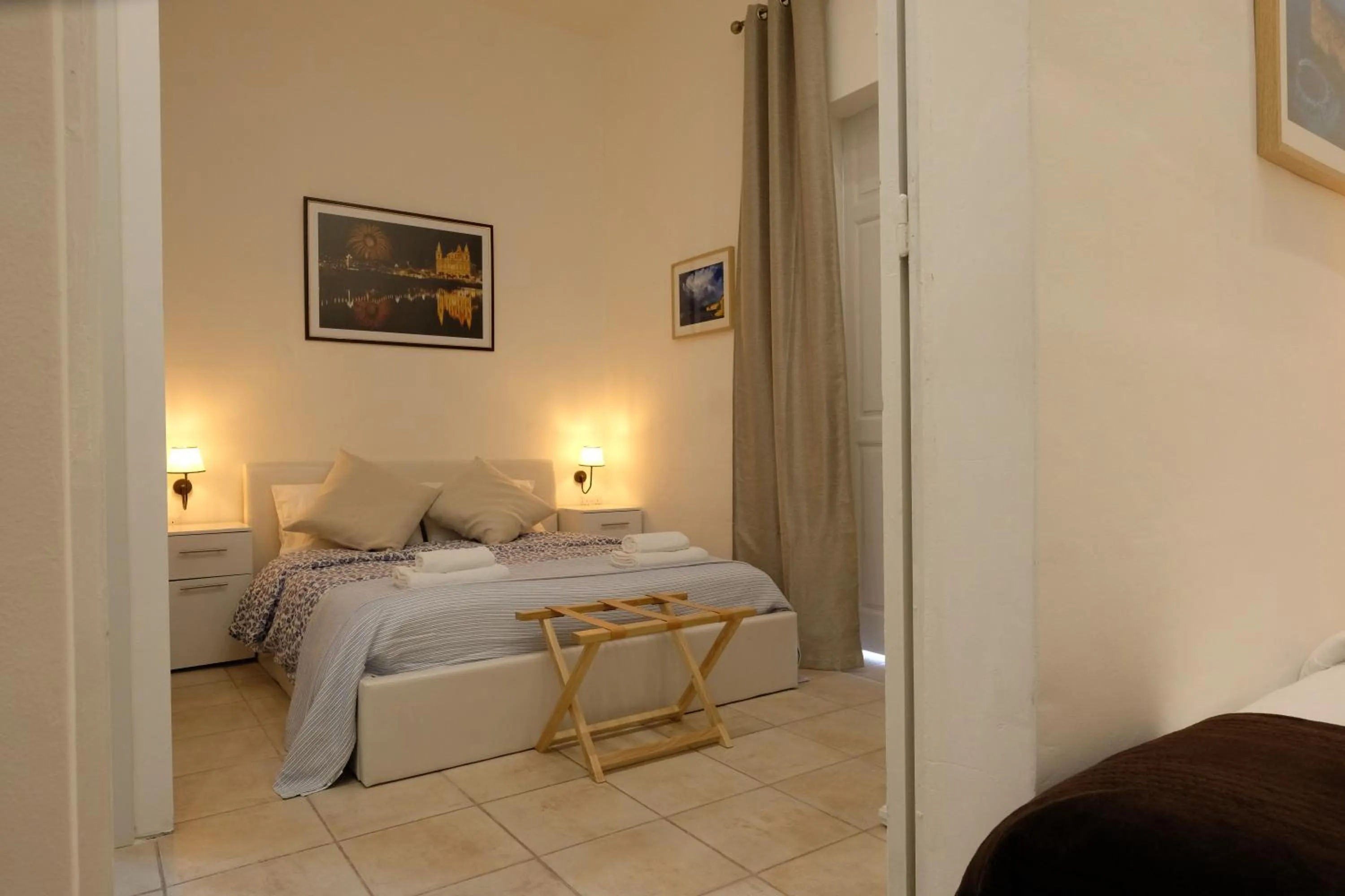 Photo of the whole room, Bed in The Maltese Sun