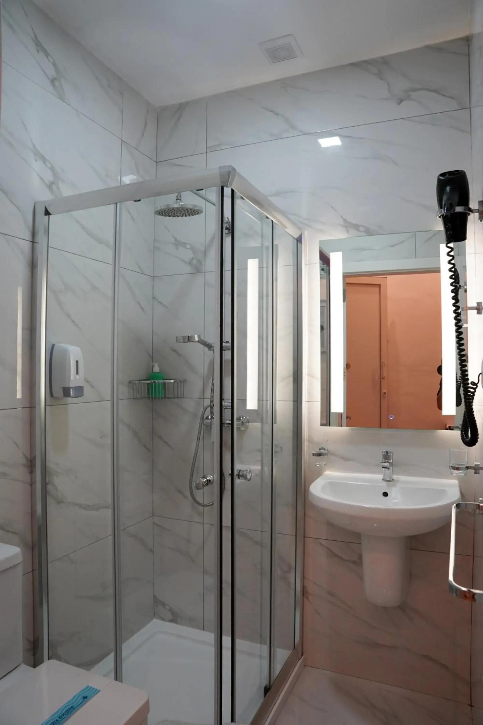 Twin Patio with private bathroom in The Maltese Sun Twin Patio with private bathroom in The Maltese Sun