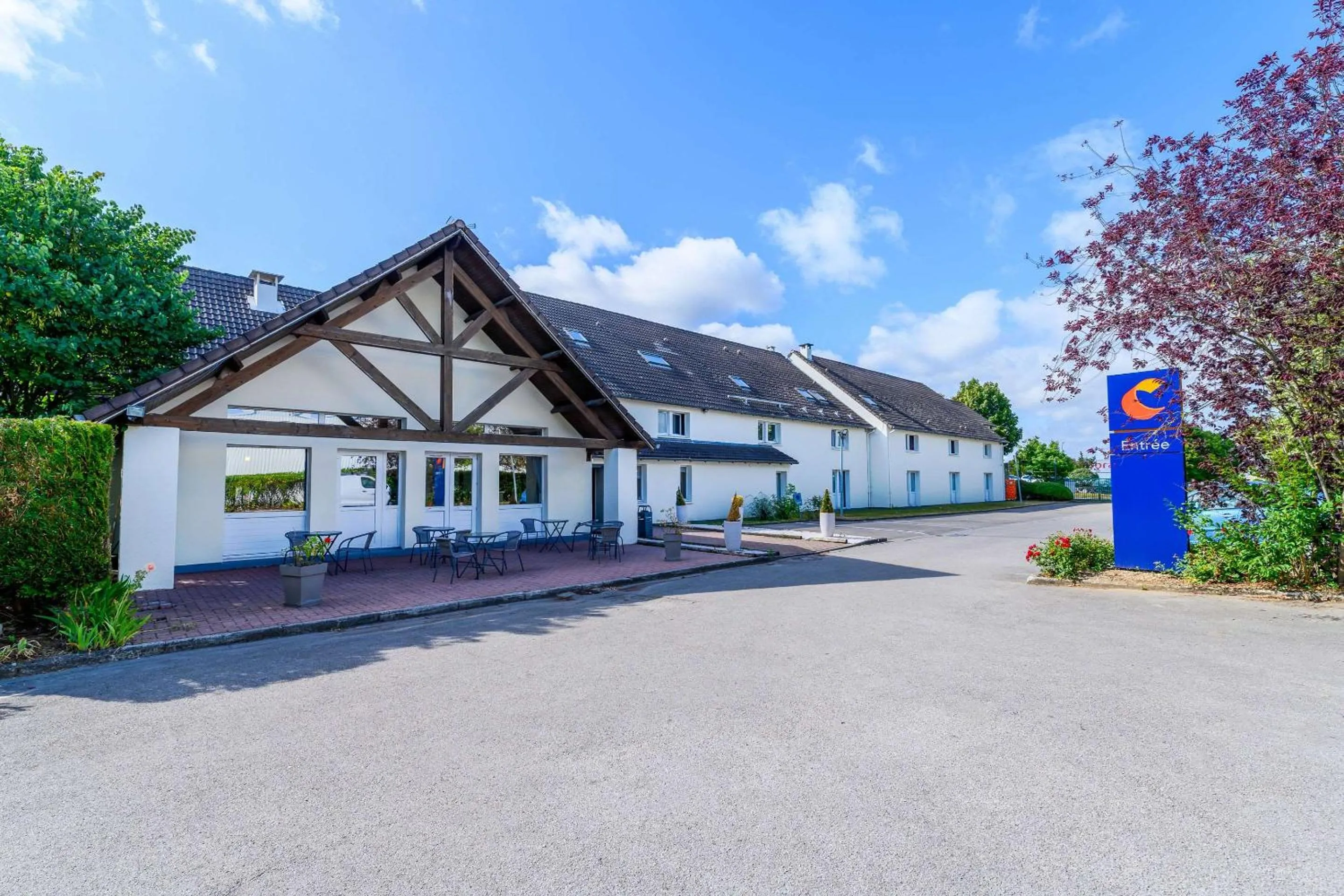 Property building in Comfort Hotel Amiens Nord