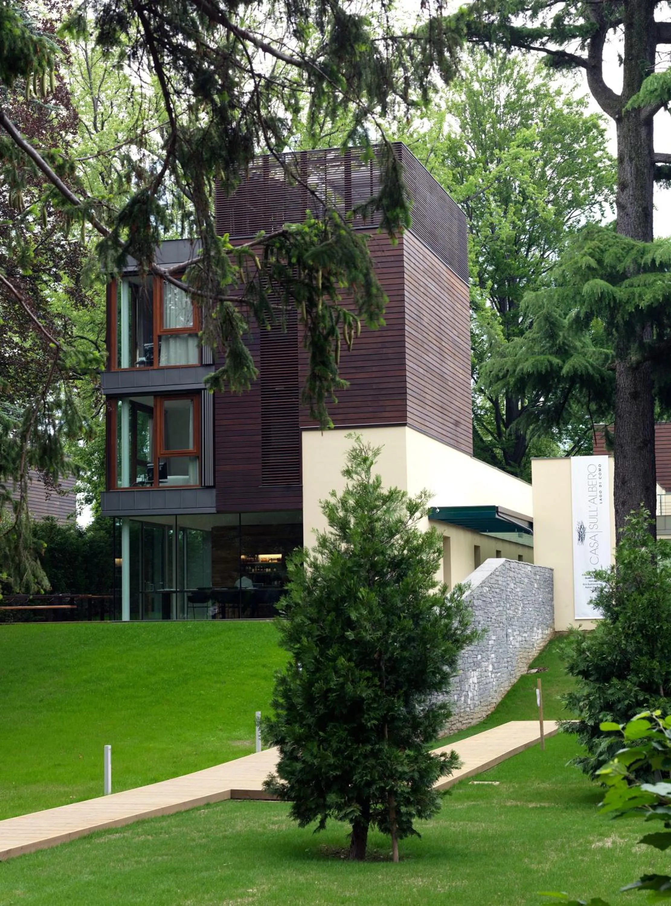 Facade/entrance in Casa Sull'Albero