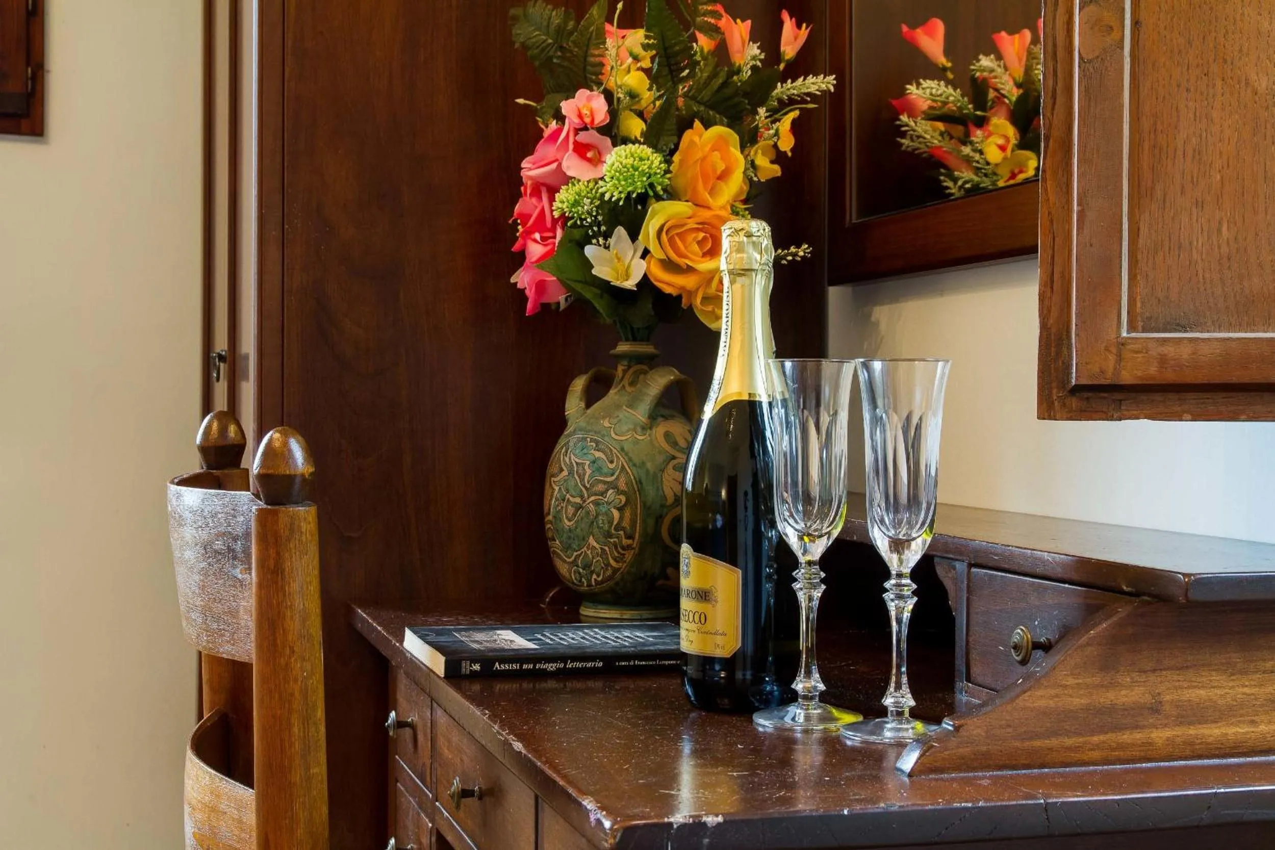 Decorative detail in All'Ombra di San Damiano