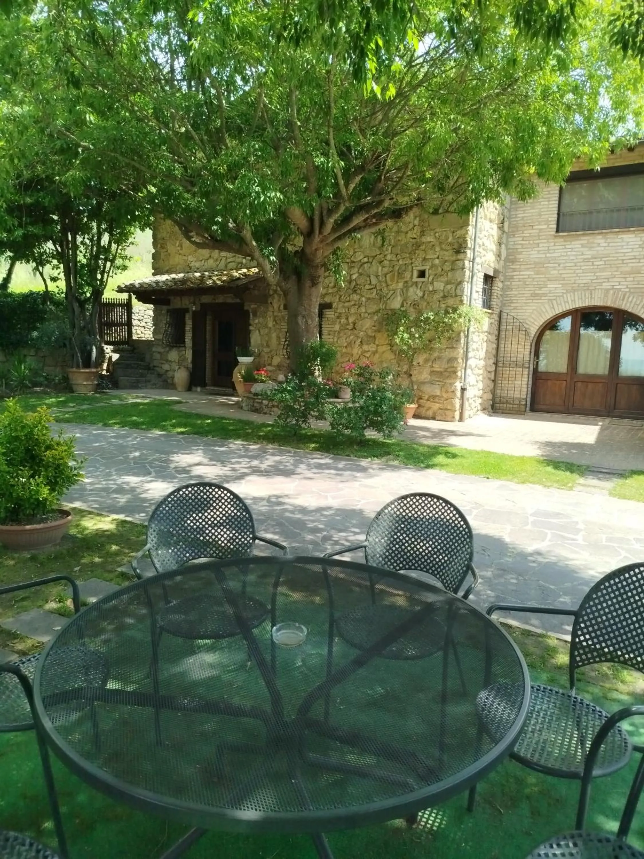 Garden in All'Ombra di San Damiano