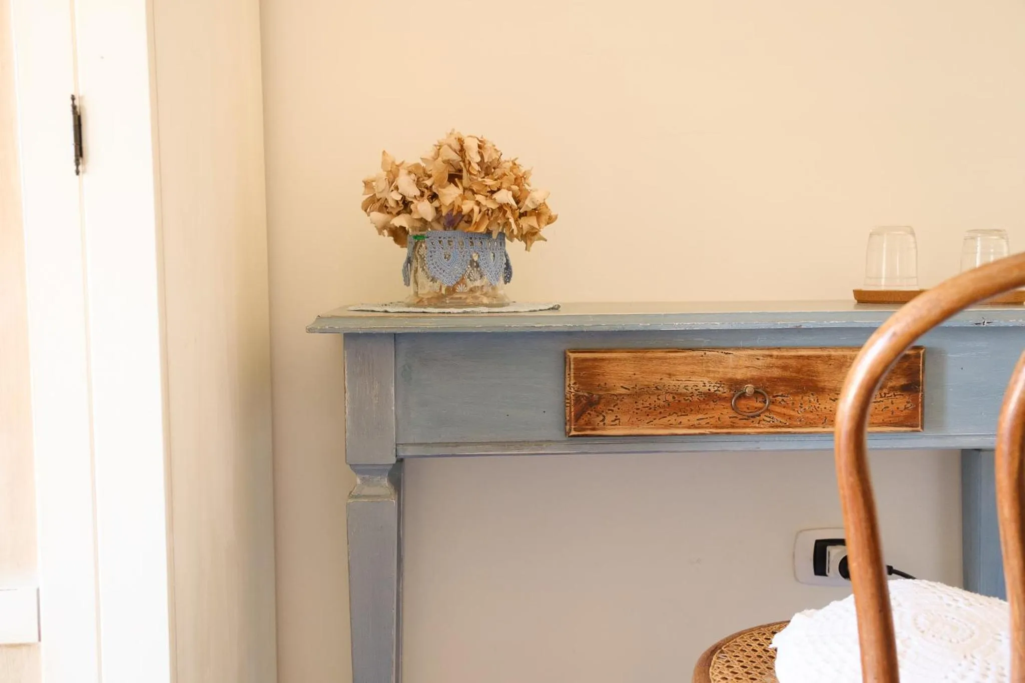 Decorative detail in La casa nel borgo