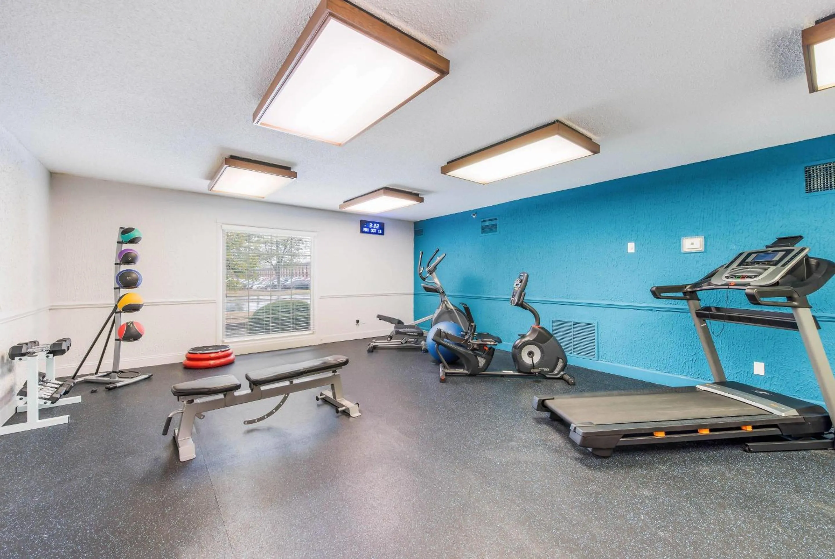 Fitness centre/facilities in The Blu Hotel Blue Ash Cincinnati, an Ascend Collection Hotel