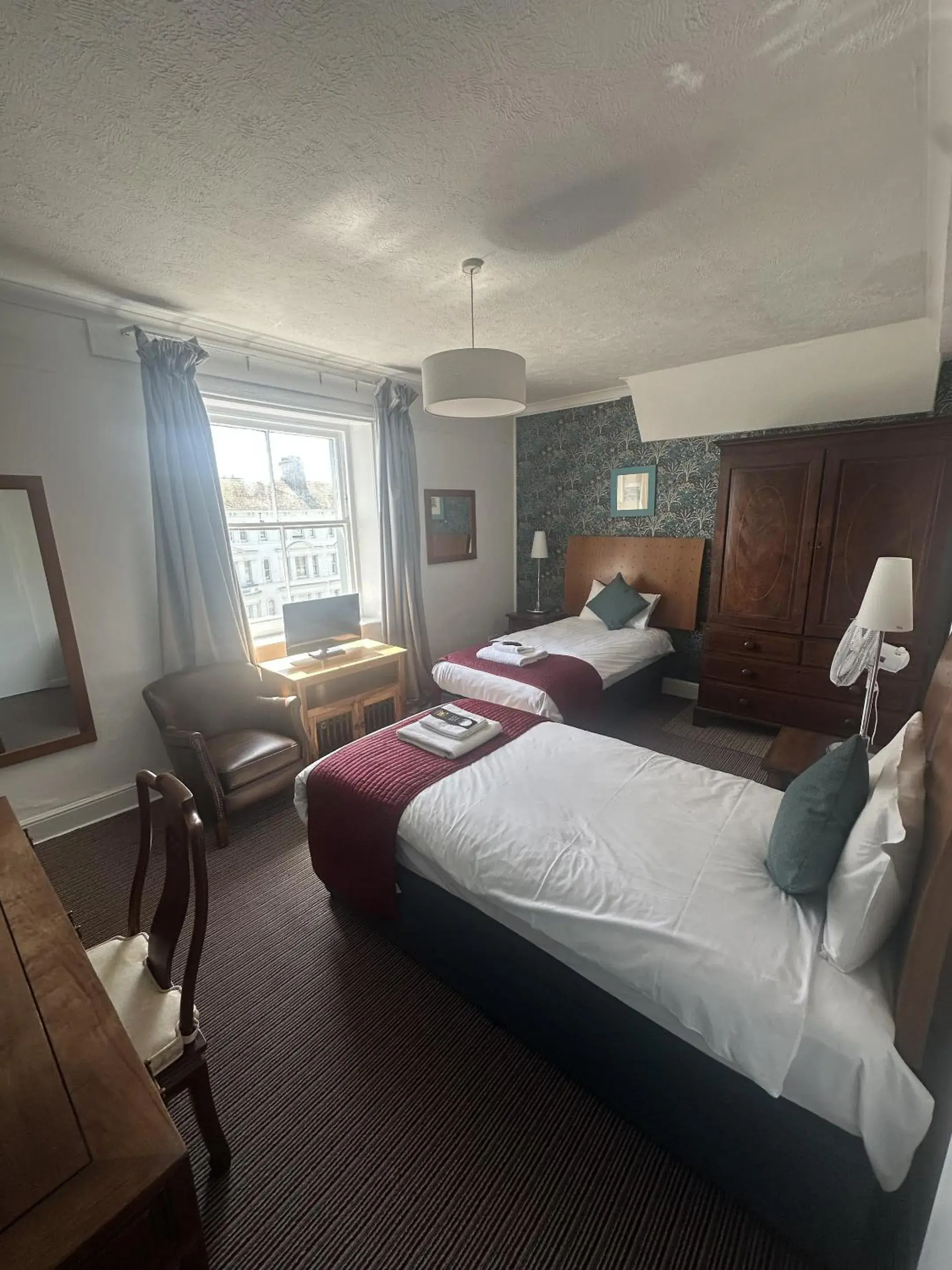 Twin Room with Side Sea View in West Rocks Hotel Twin Room with Side Sea View in West Rocks Hotel