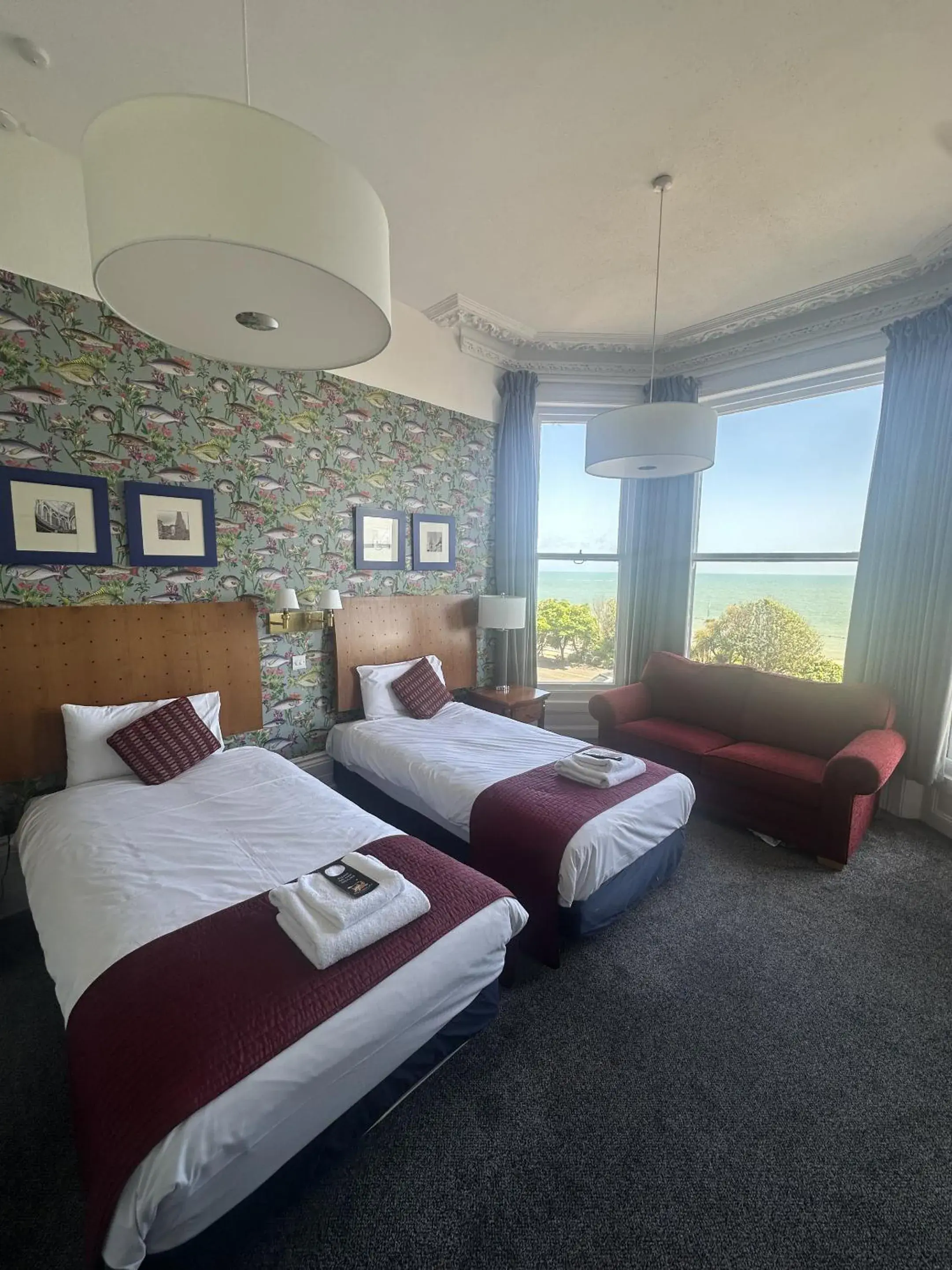 Large Twin Room with Sea View in West Rocks Hotel Large Twin Room with Sea View in West Rocks Hotel