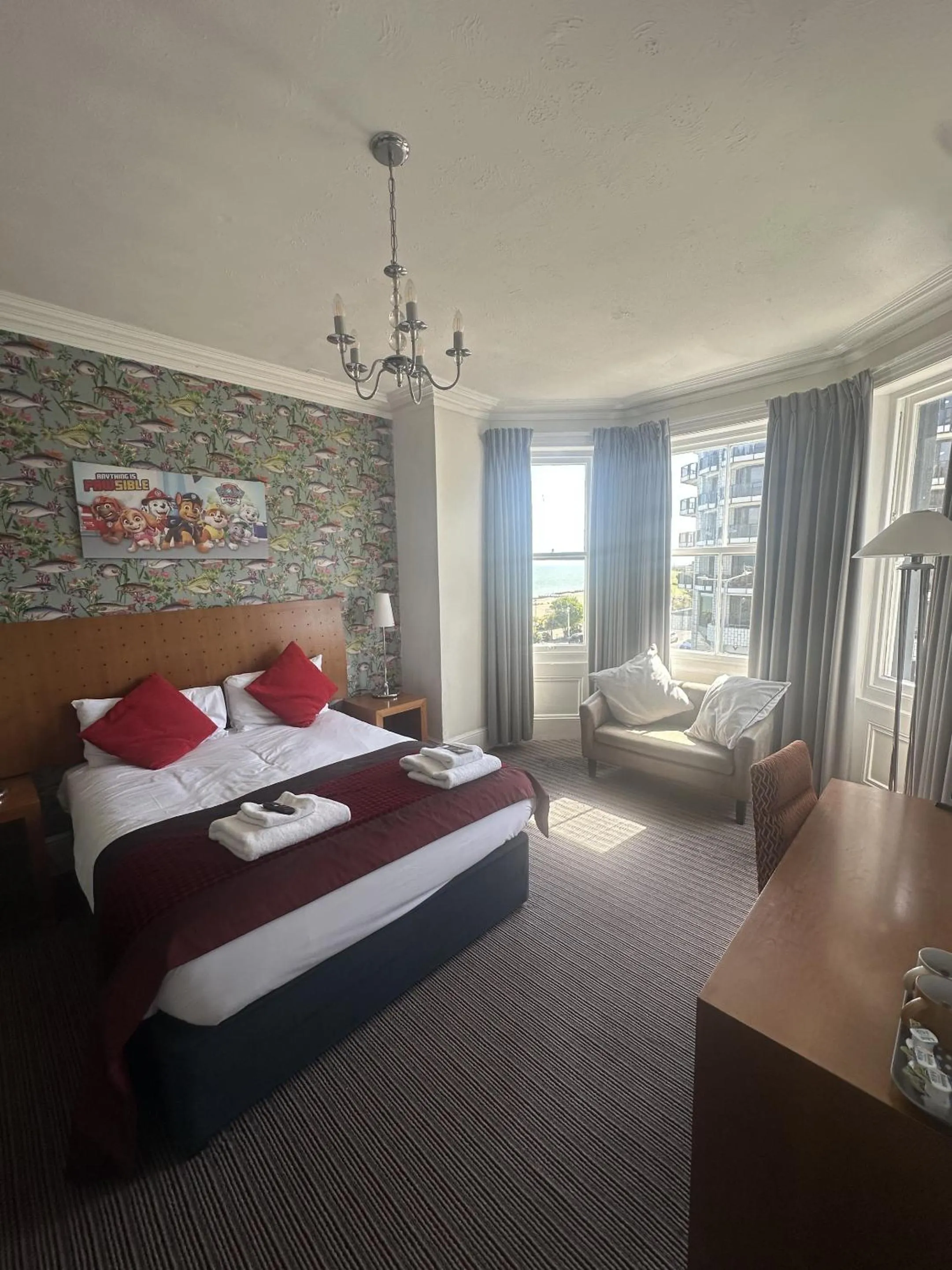 Bedroom, Bed in West Rocks Hotel